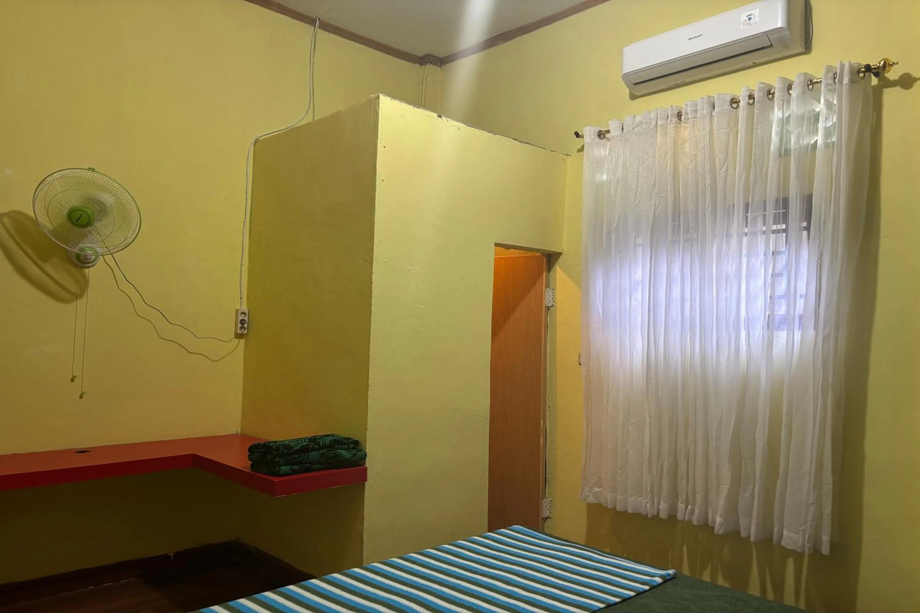 Bed in Waroeng Transit & Depary Homestay