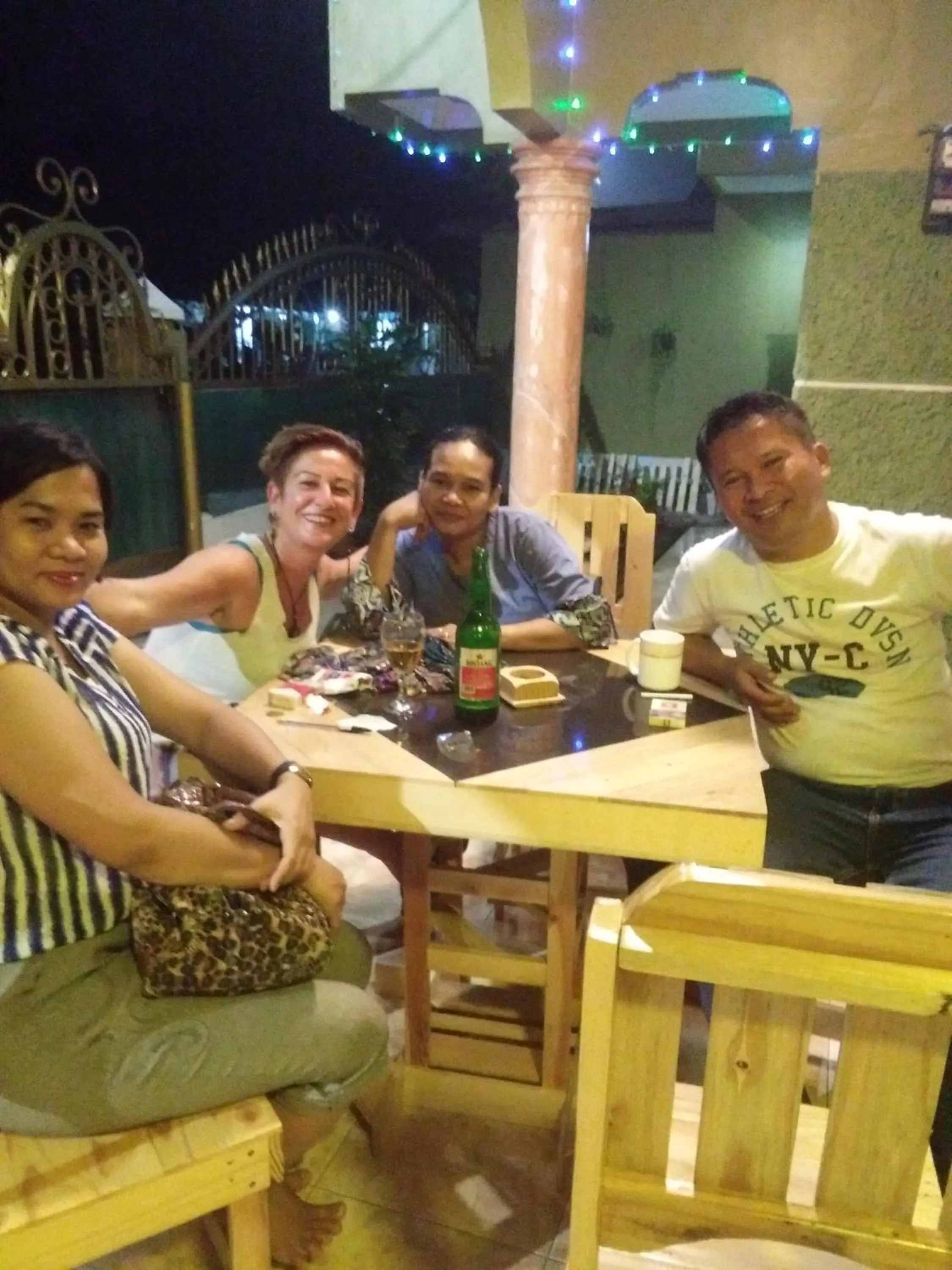 Restaurant/places to eat in Waroeng Transit & Depary Homestay
