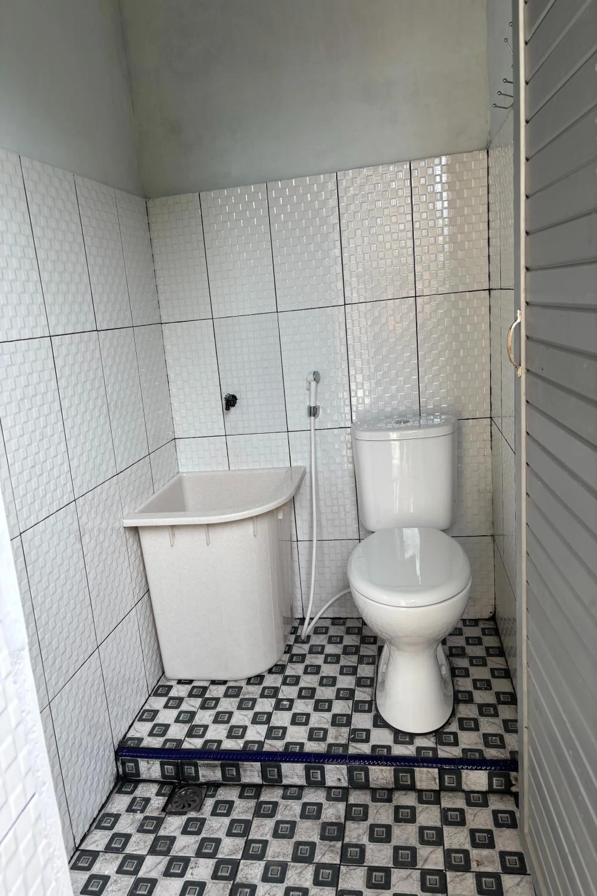 Bathroom in Waroeng Transit & Depary Homestay