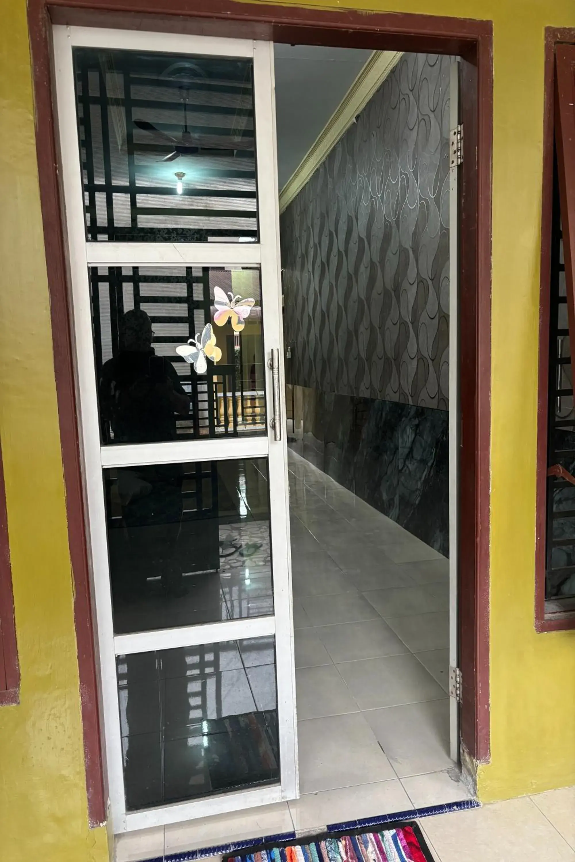 Facade/entrance in Waroeng Transit & Depary Homestay Facade/entrance in Waroeng Transit & Depary Homestay