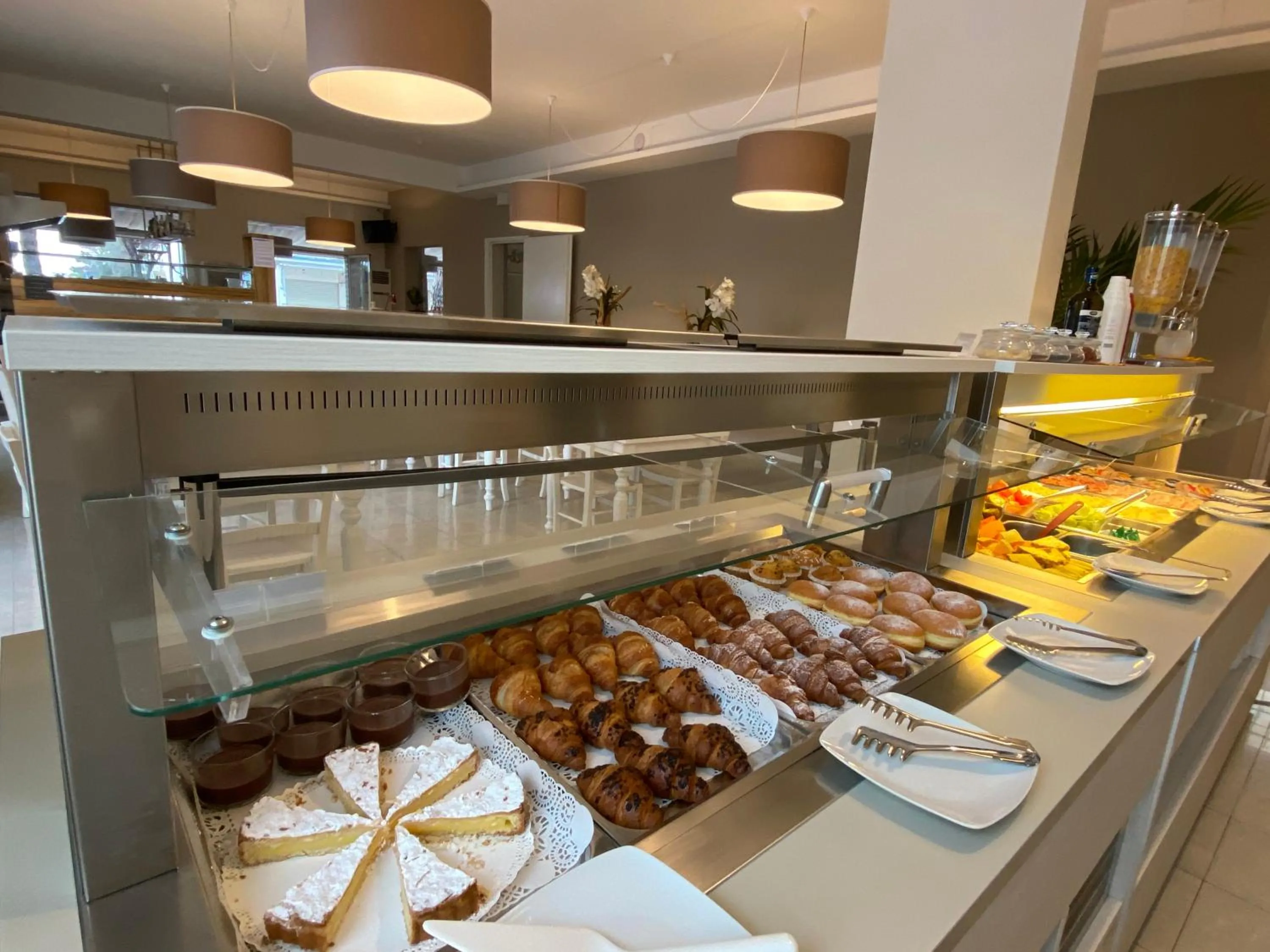 Breakfast in Hotel Arena