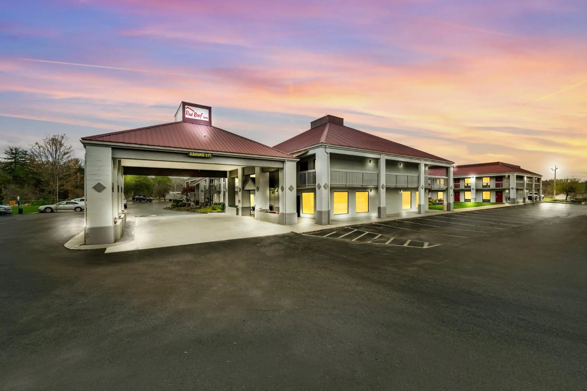 Property building in Red Roof Inn Kingsport