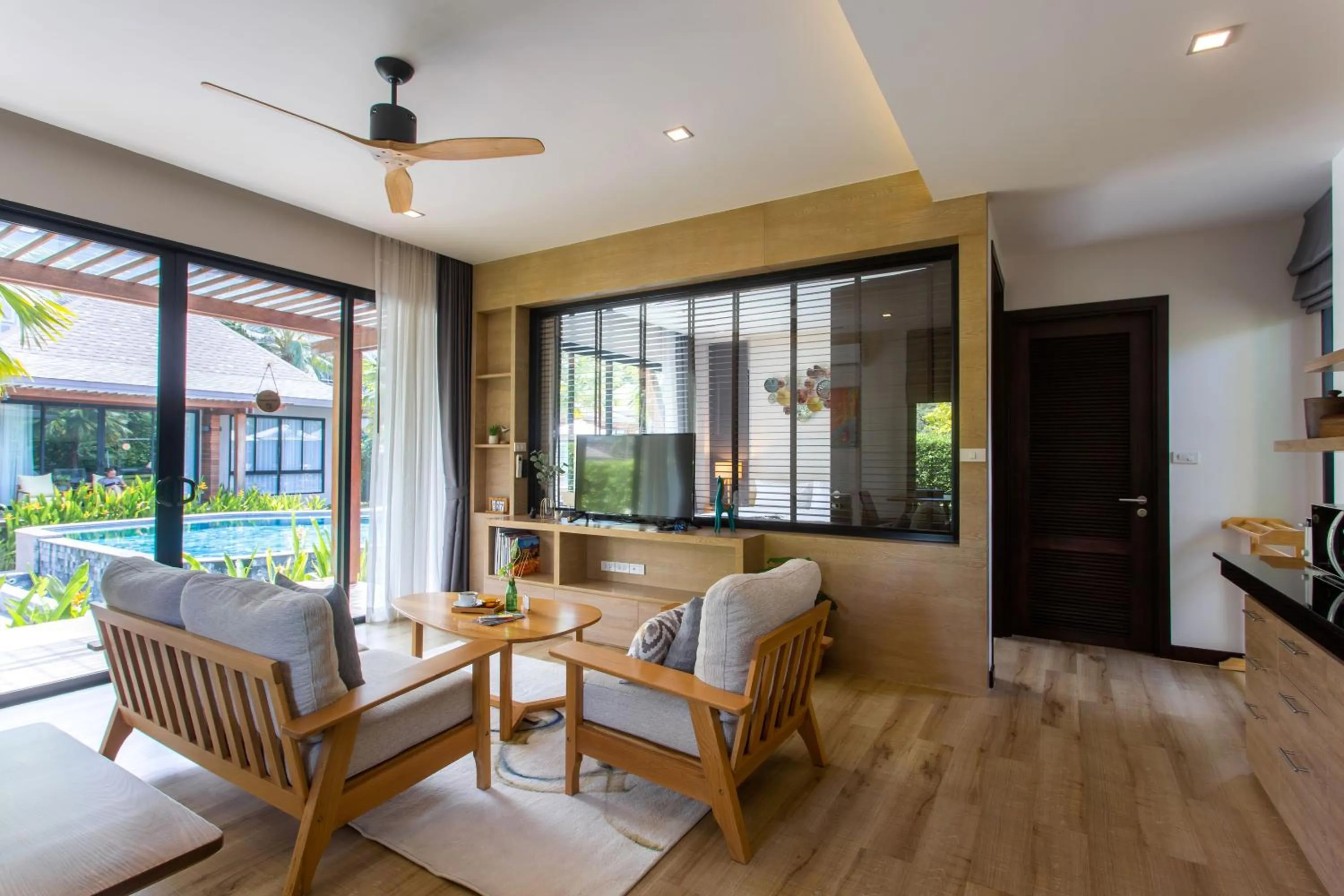 CHUZ Villas Samui SHA Plus