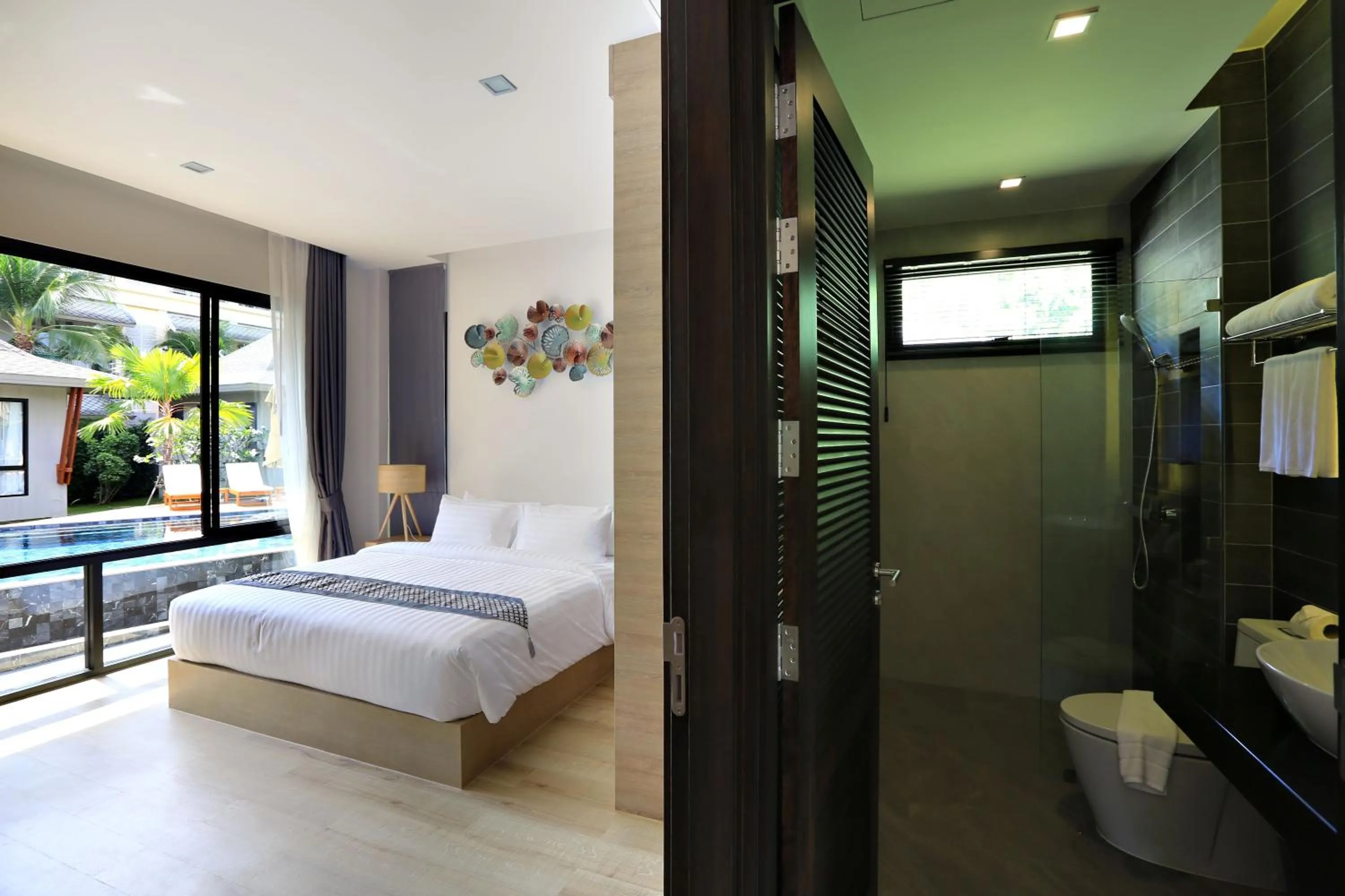 Bed in CHUZ Villas Samui SHA Plus