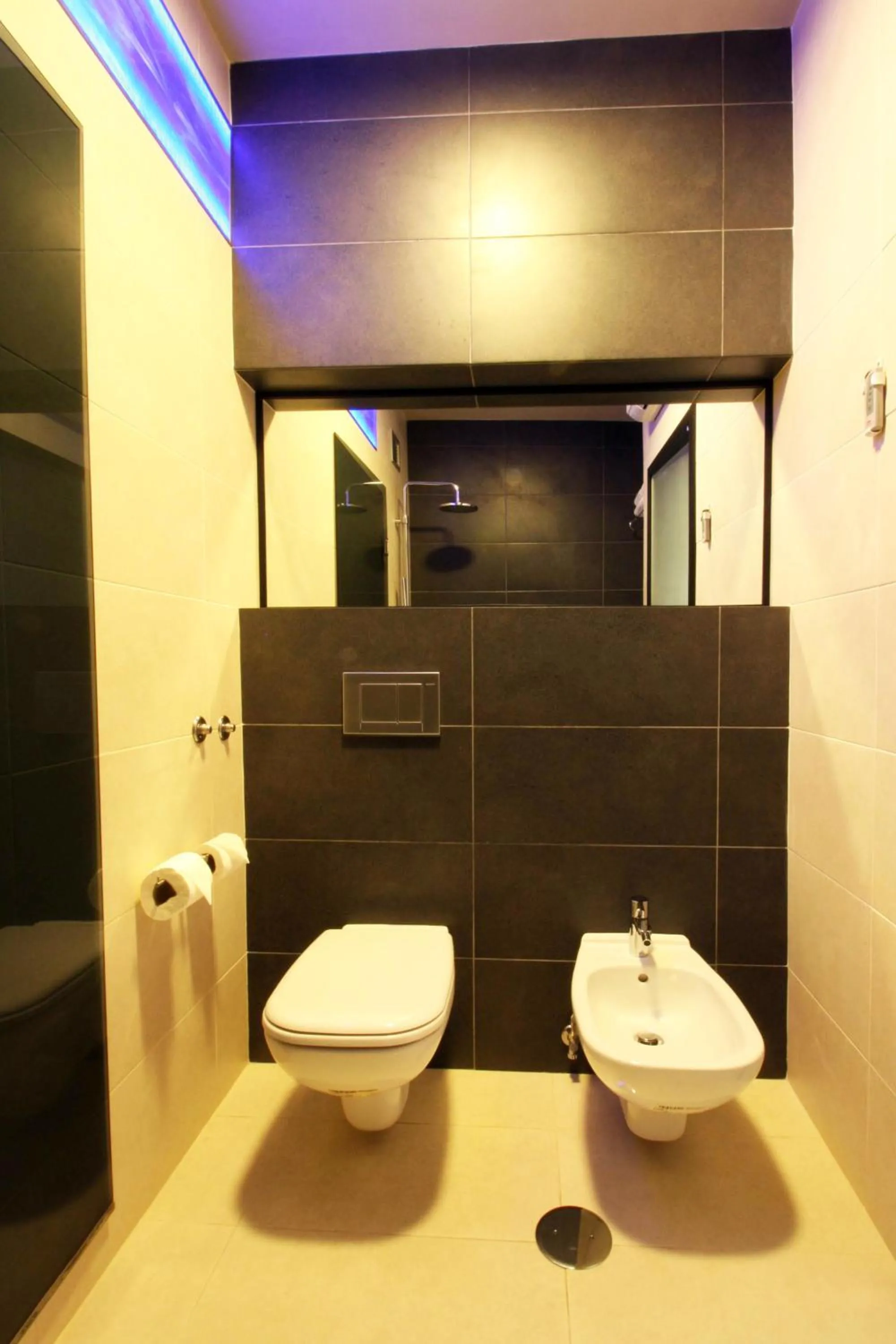 Bathroom in Motel Tropicana