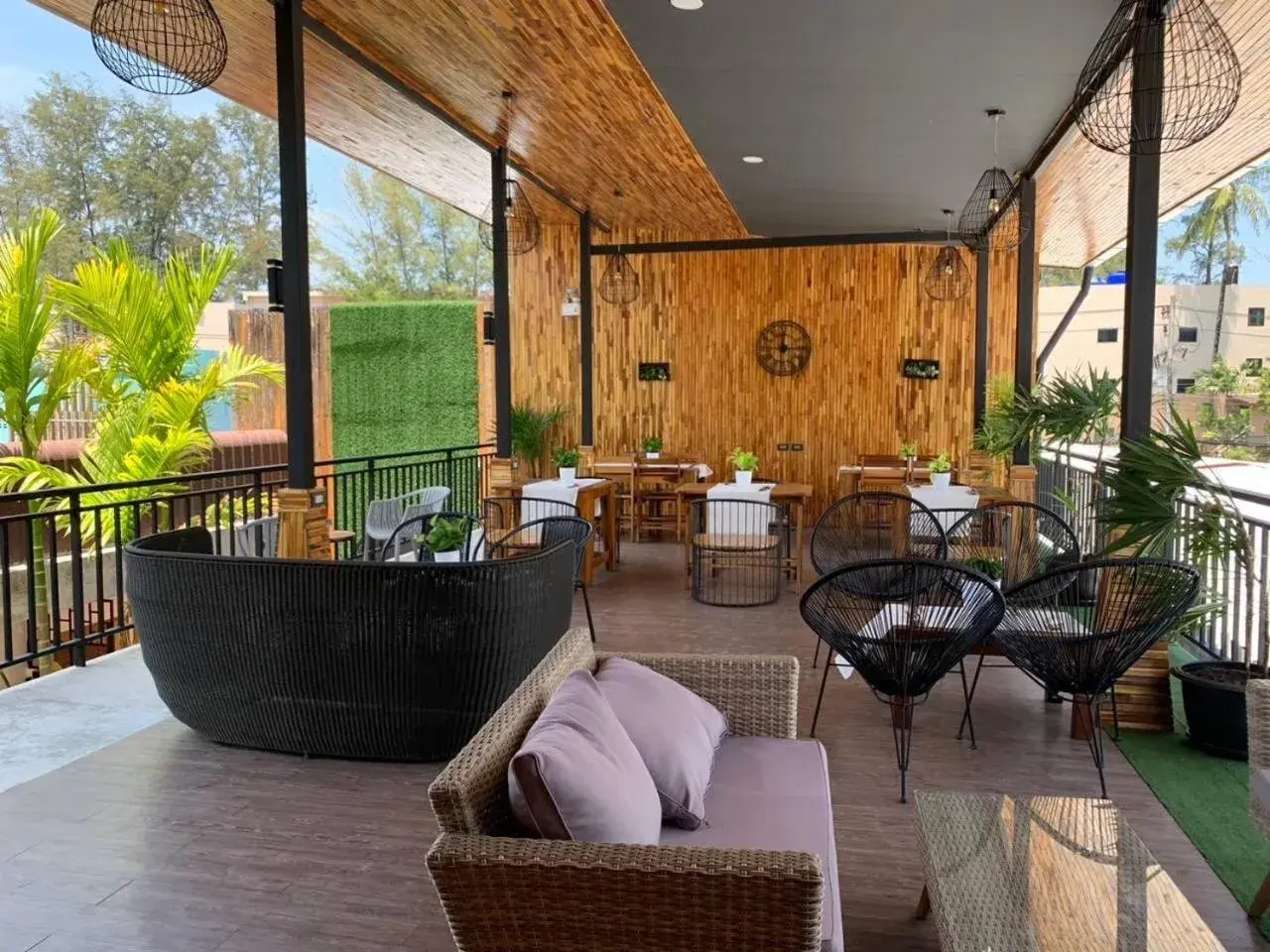 Restaurant/places to eat in Momento Bangtao Beach Restaurant/places to eat in Momento Bangtao Beach