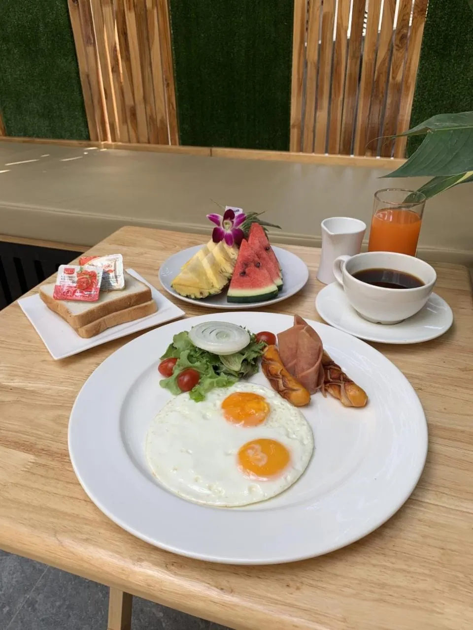 Breakfast in Momento Bangtao Beach