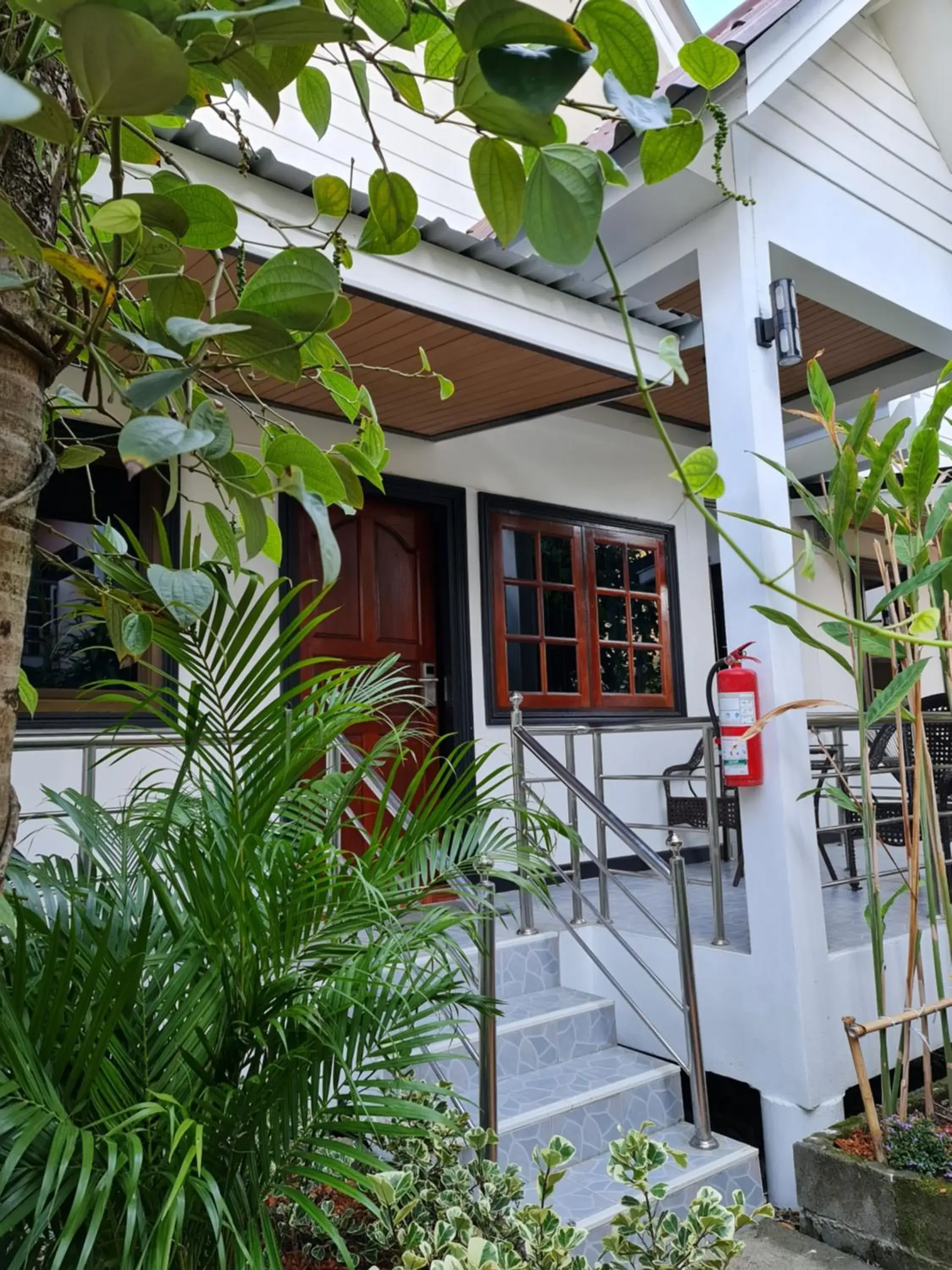 Property building in Momento Bangtao Beach Property building in Momento Bangtao Beach