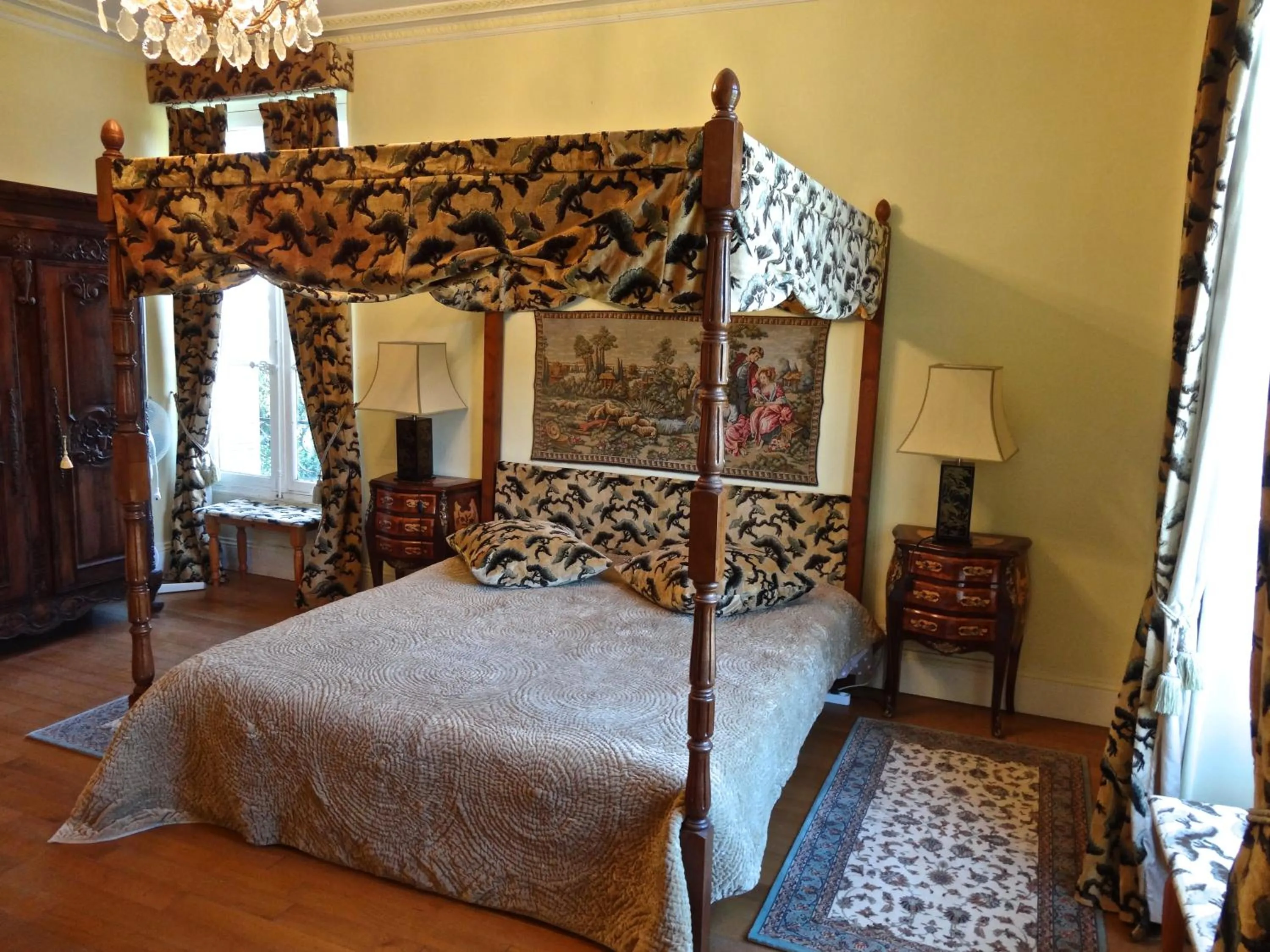 Decorative detail, Bed in CHATEAU Les VALLÉES