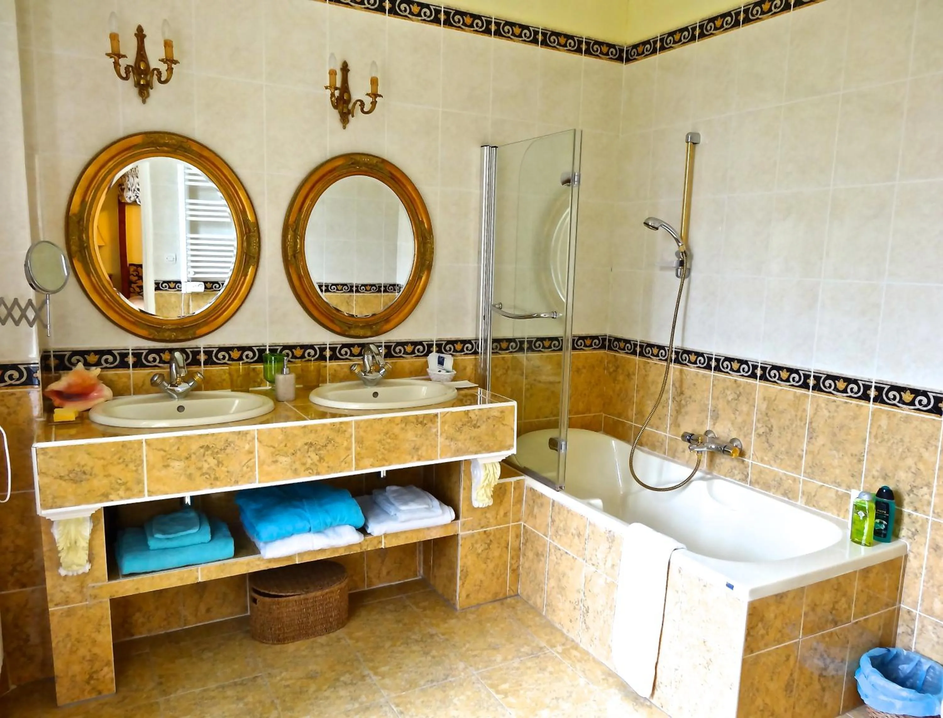 Bathroom in CHATEAU Les VALLÉES