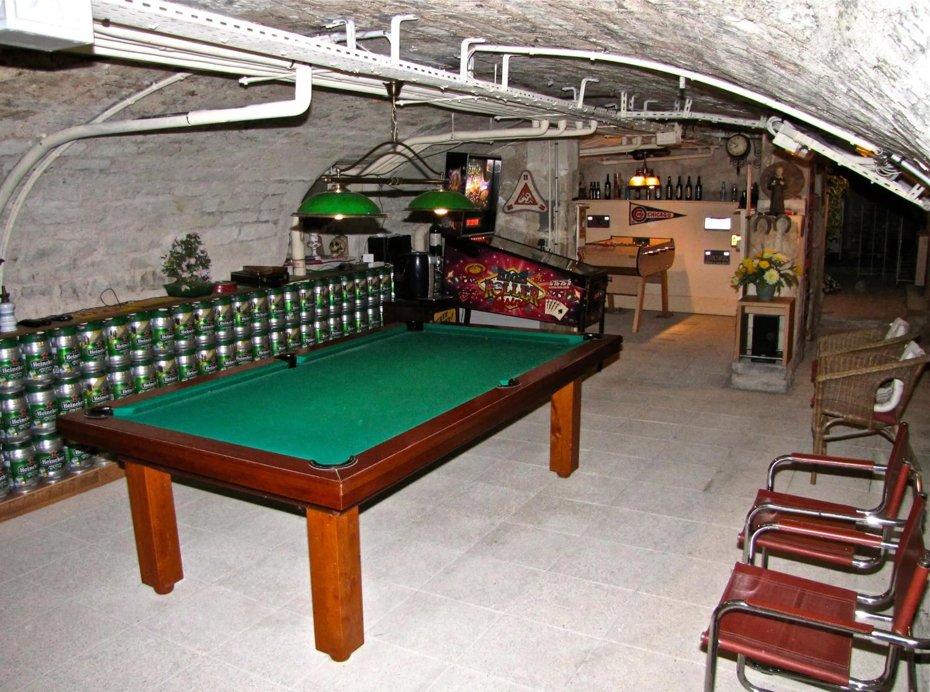 Game Room in CHATEAU Les VALLÉES