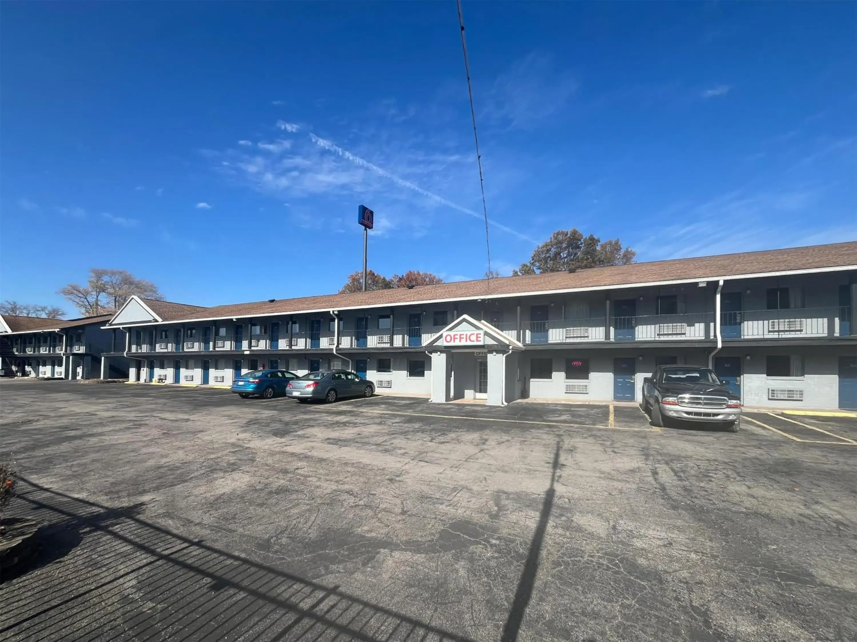 Property building in Studio 6 Suites Hurricane, WV Property building in Studio 6 Suites Hurricane, WV