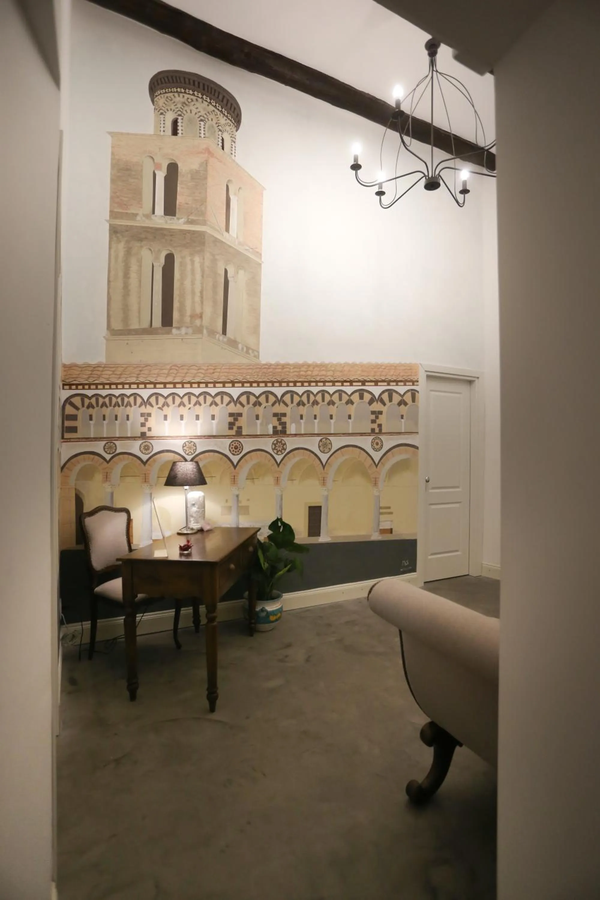 Decorative detail in B&B Salerno al Duomo