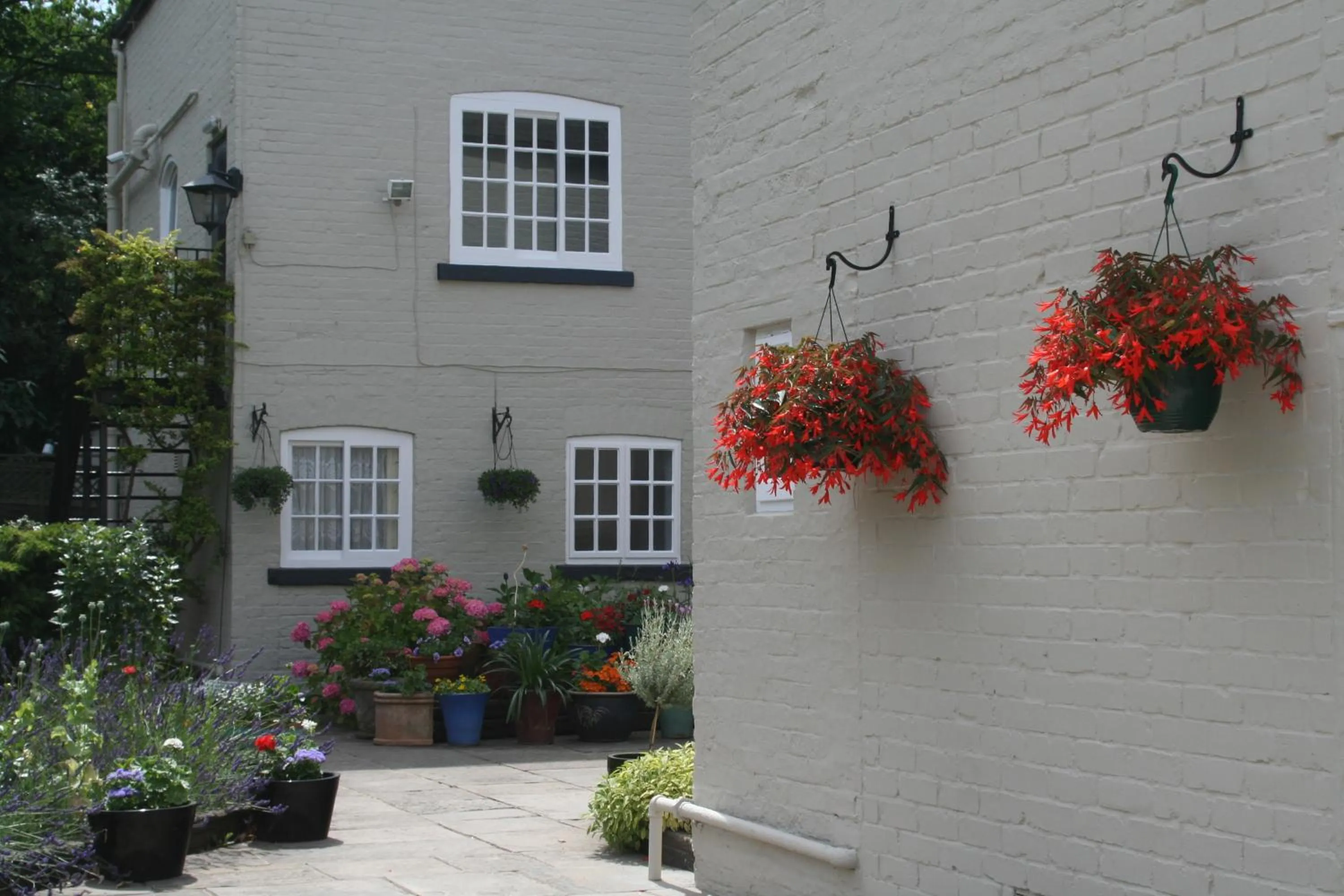 Property building in Hickman Hill Hotel