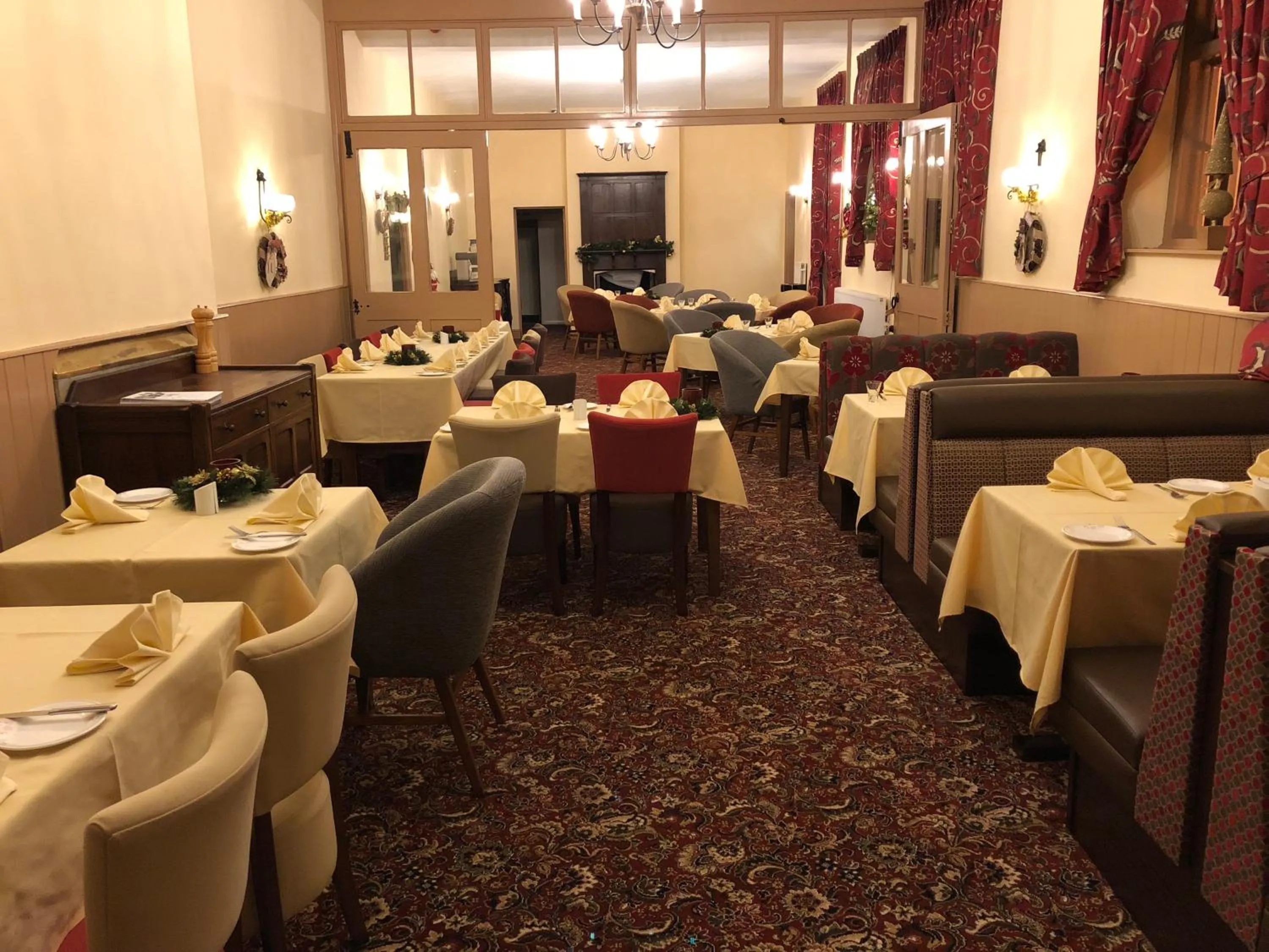 Restaurant/places to eat in Hickman Hill Hotel