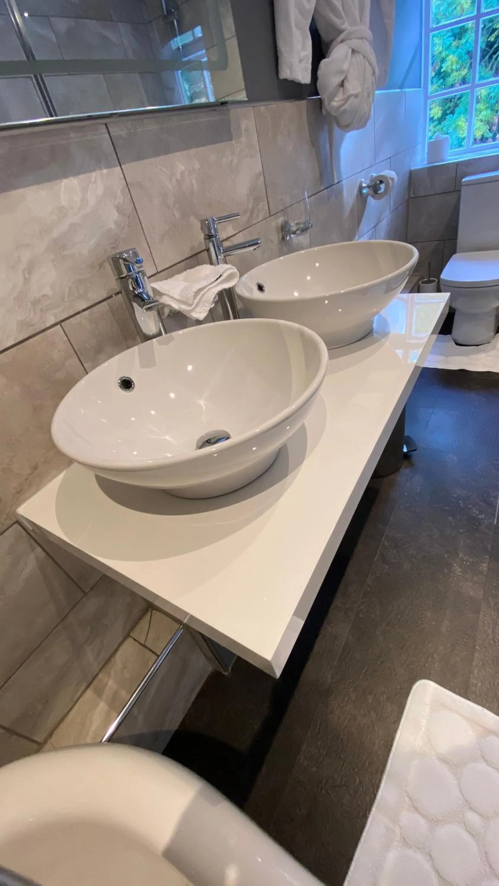 Bathroom in Hickman Hill Hotel