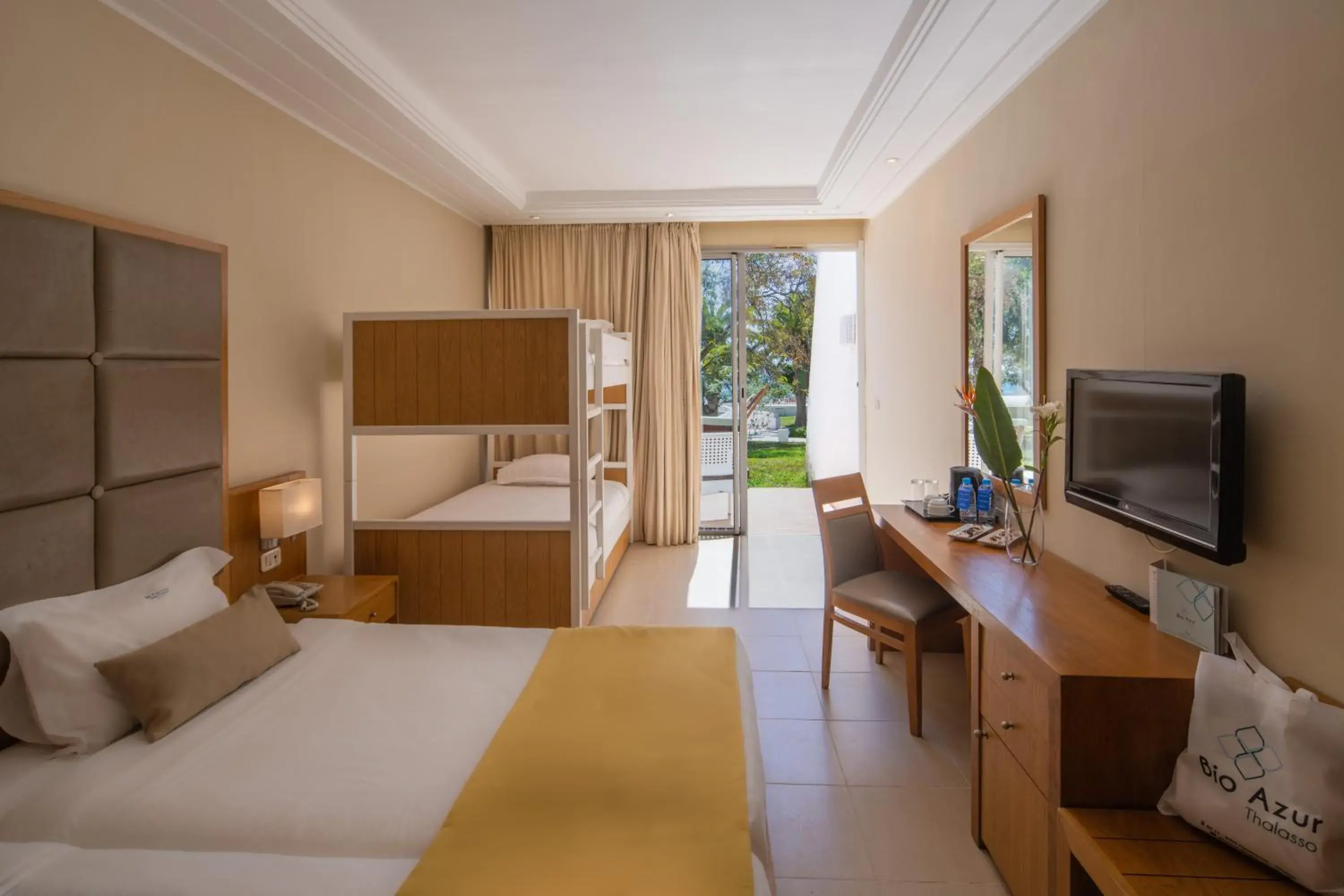 Quadruple Room in Hotel Bel Azur Thalasso & Bungalows Quadruple Room in Hotel Bel Azur Thalasso & Bungalows