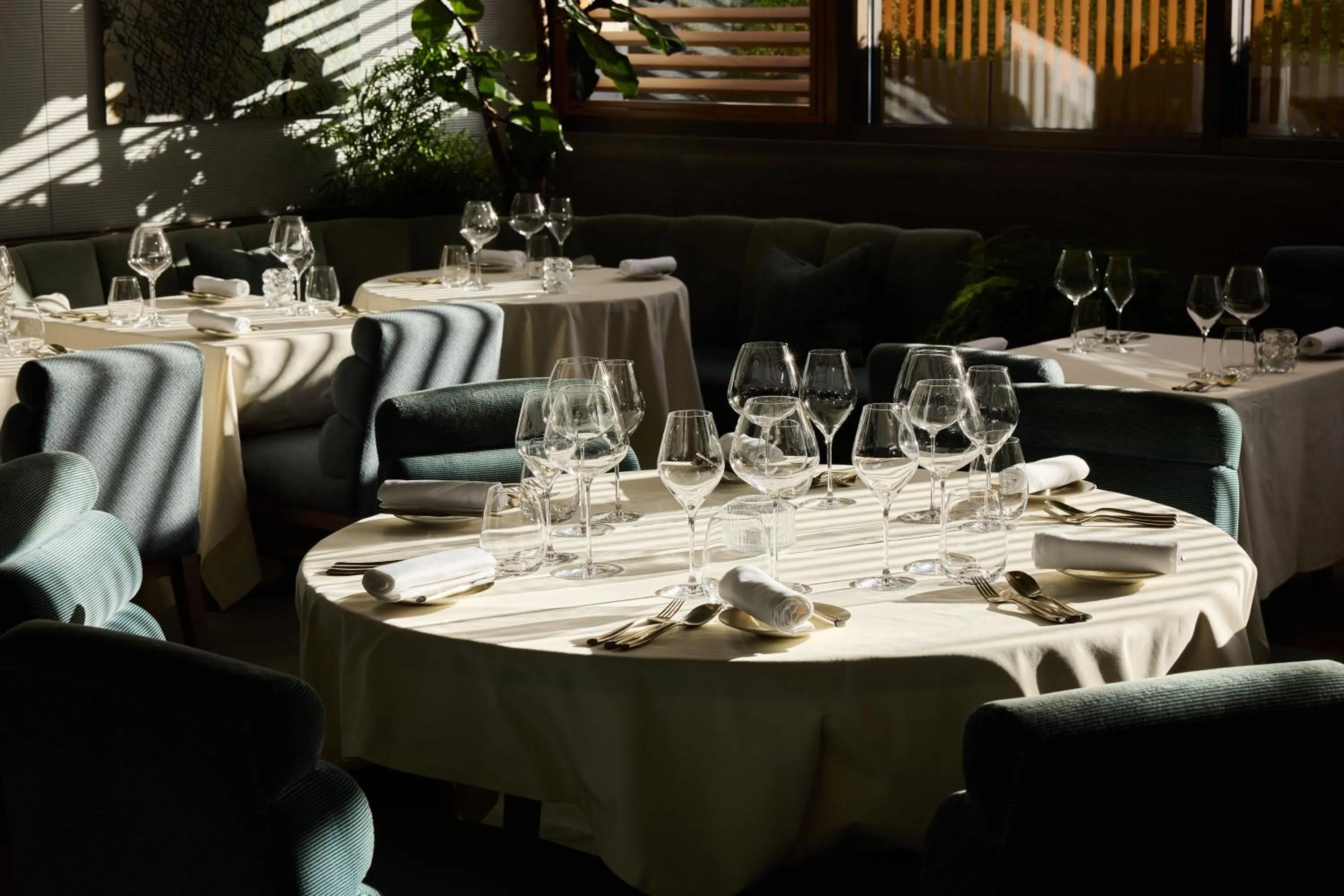 Restaurant/places to eat in Four Seasons Hotel London at Park Lane