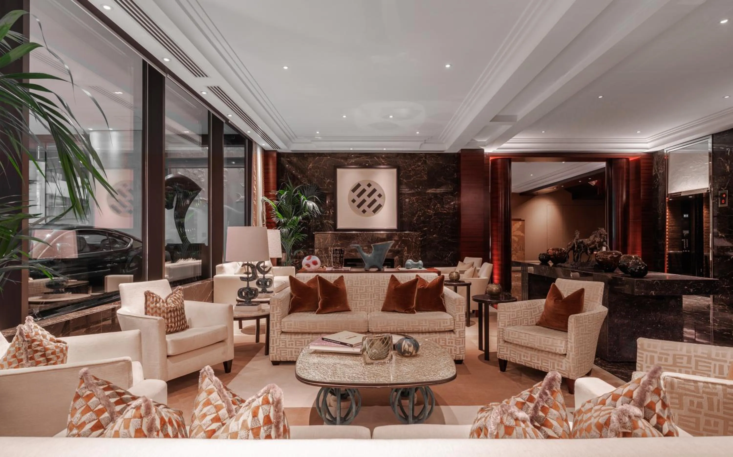 Lobby or reception in Four Seasons Hotel London at Park Lane