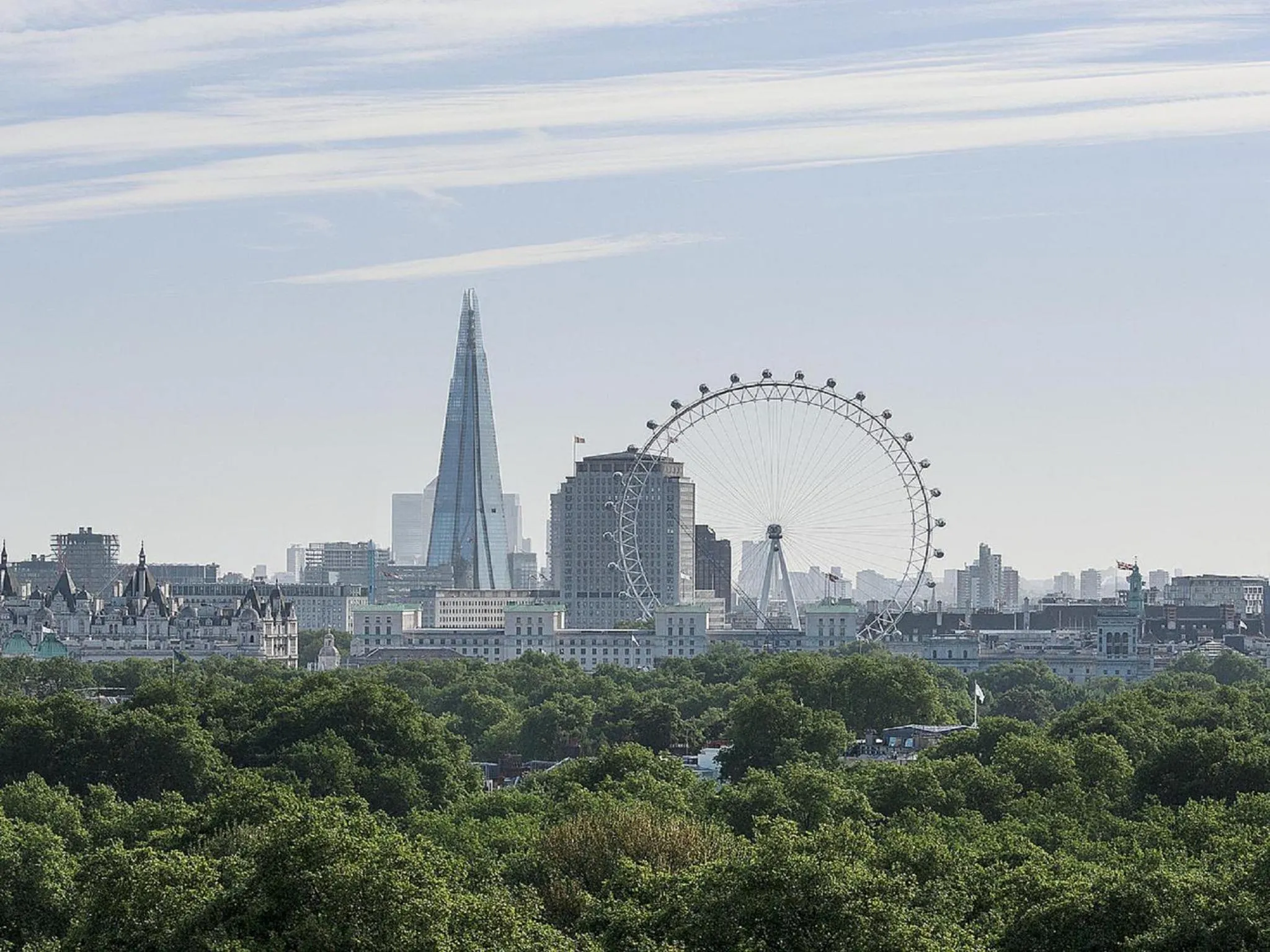 Landmark view in Four Seasons Hotel London at Park Lane