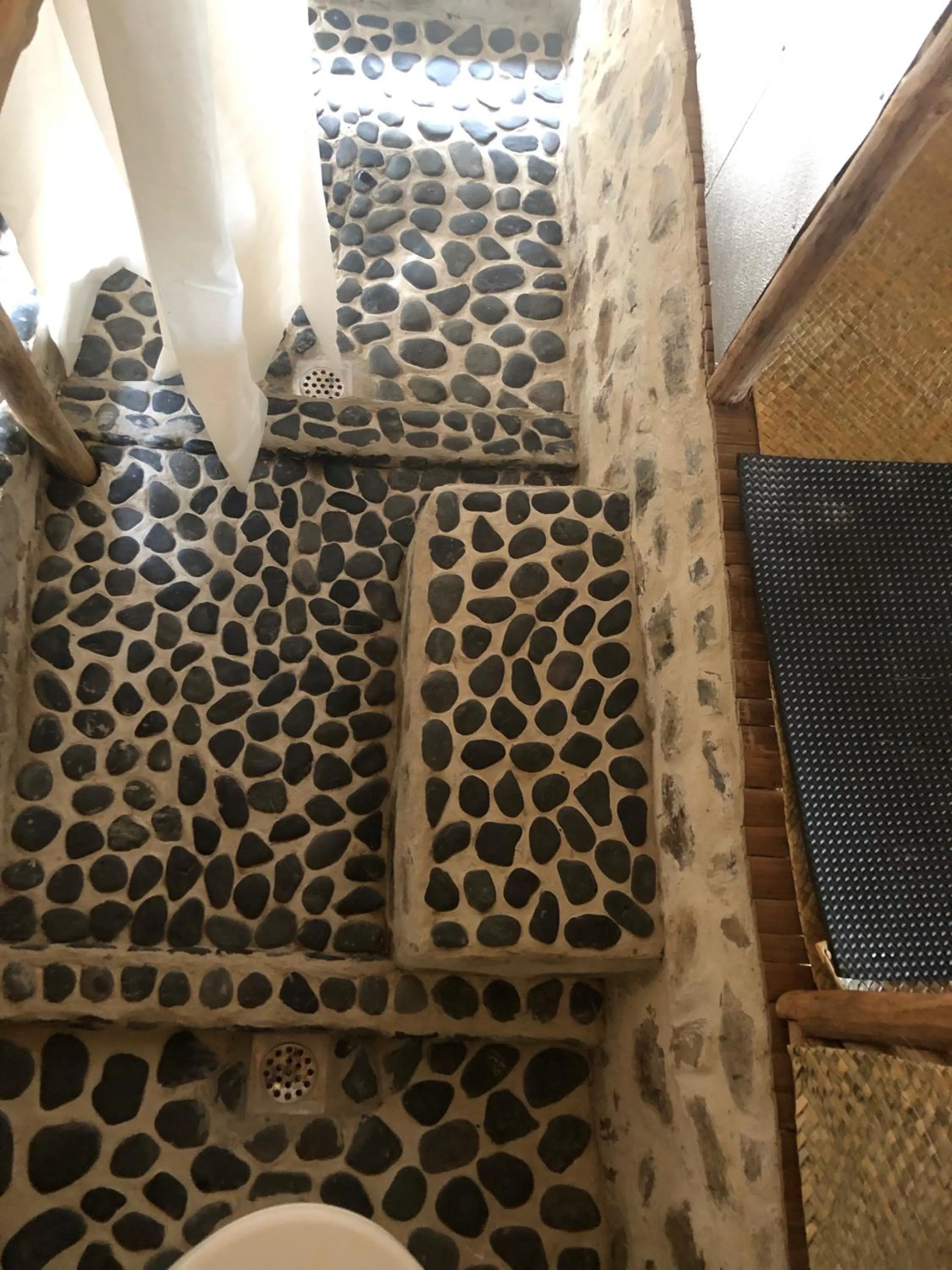 Decorative detail in Backpacker's Hill Resort