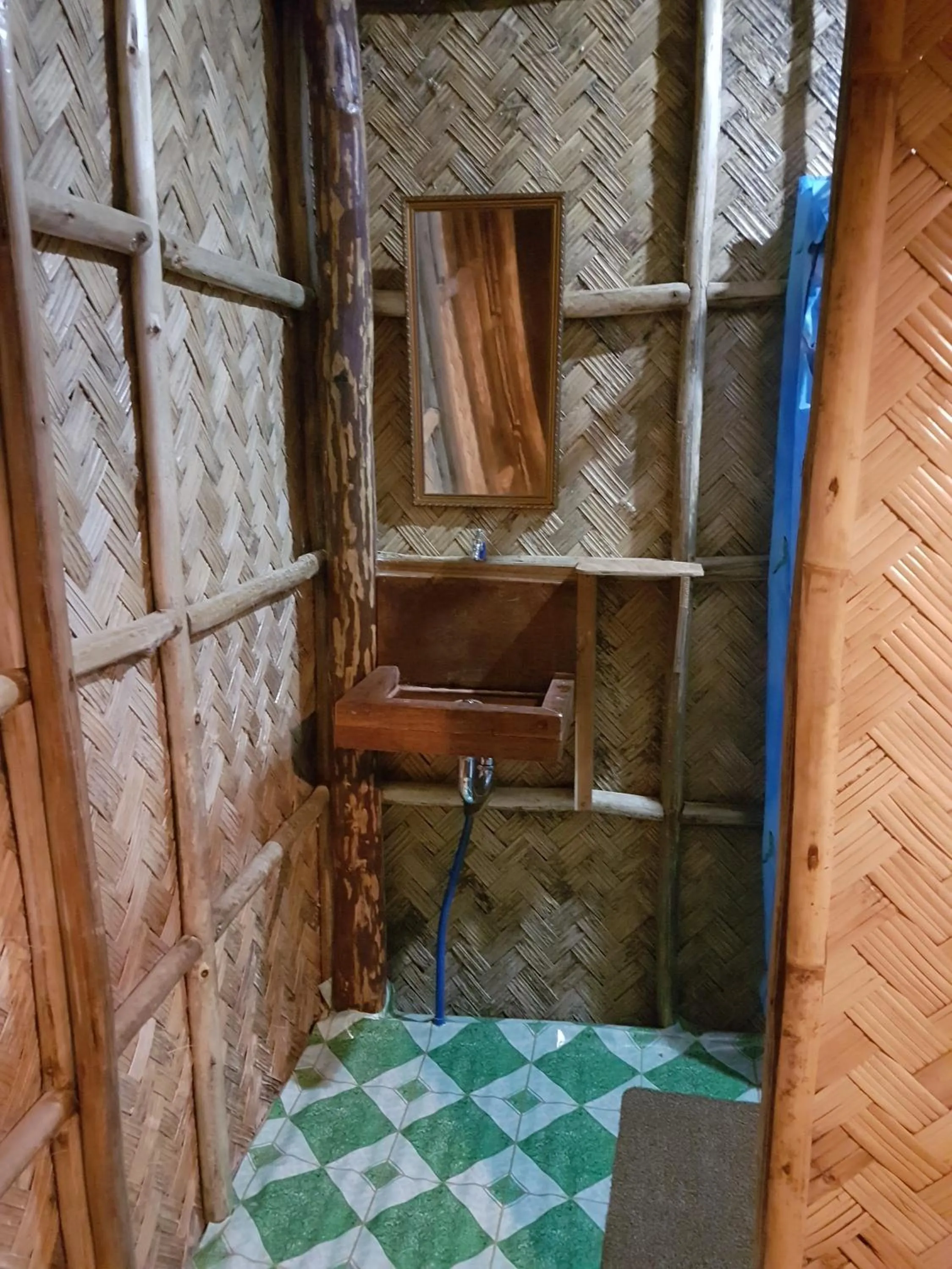 Bathroom in Backpacker's Hill Resort
