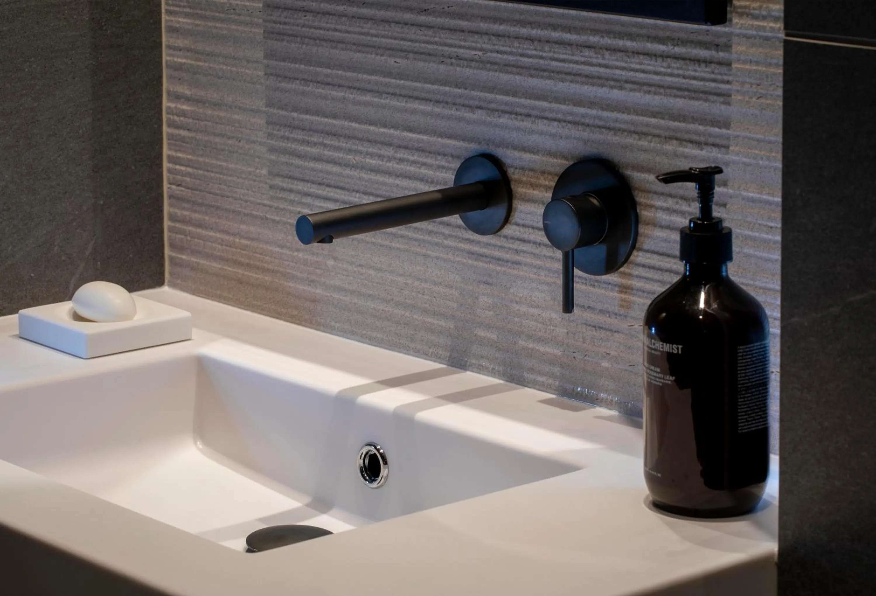 Bathroom in Victoria Palace Hotel