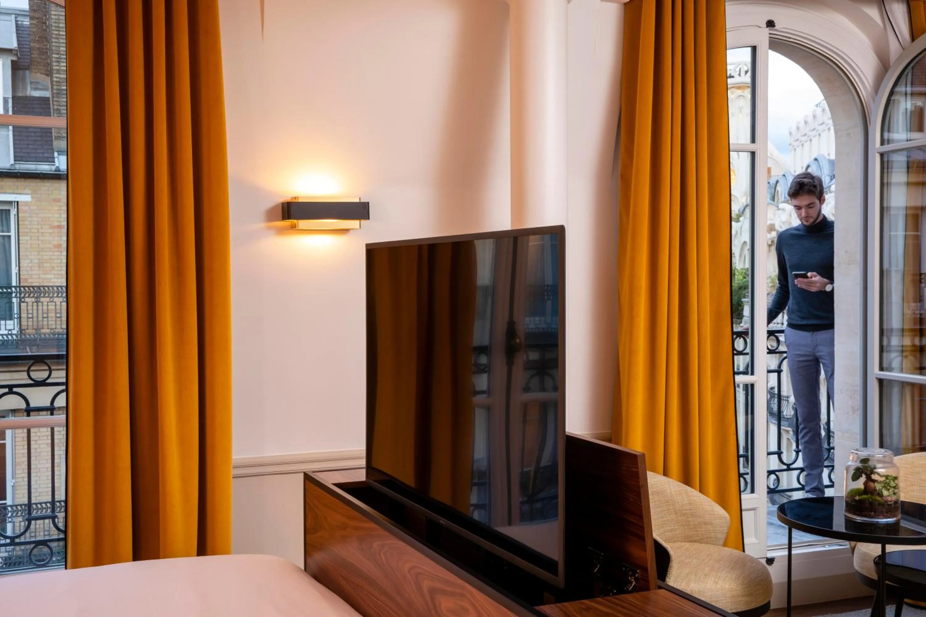 TV and multimedia in Victoria Palace Hotel