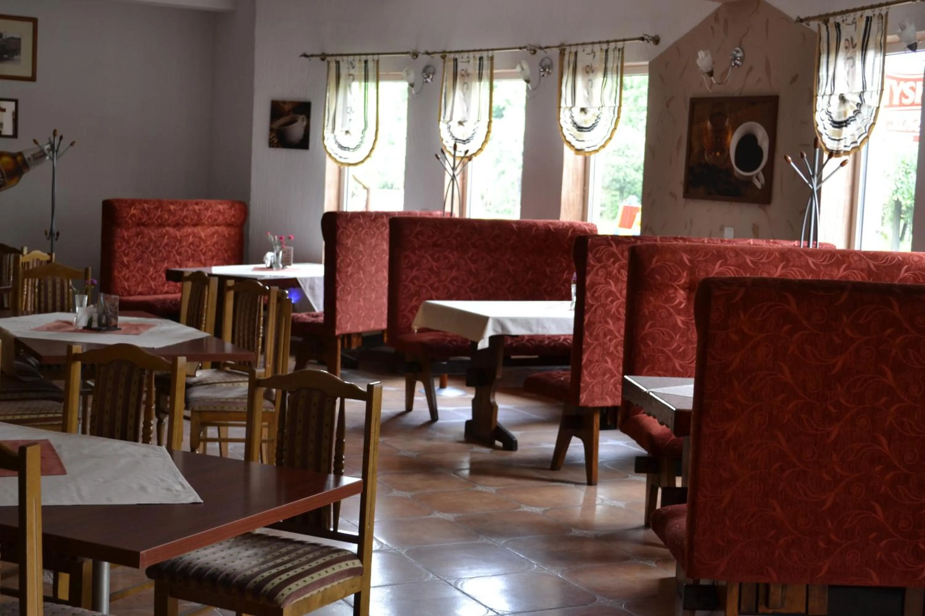 Restaurant/places to eat in Zajazd Maxim