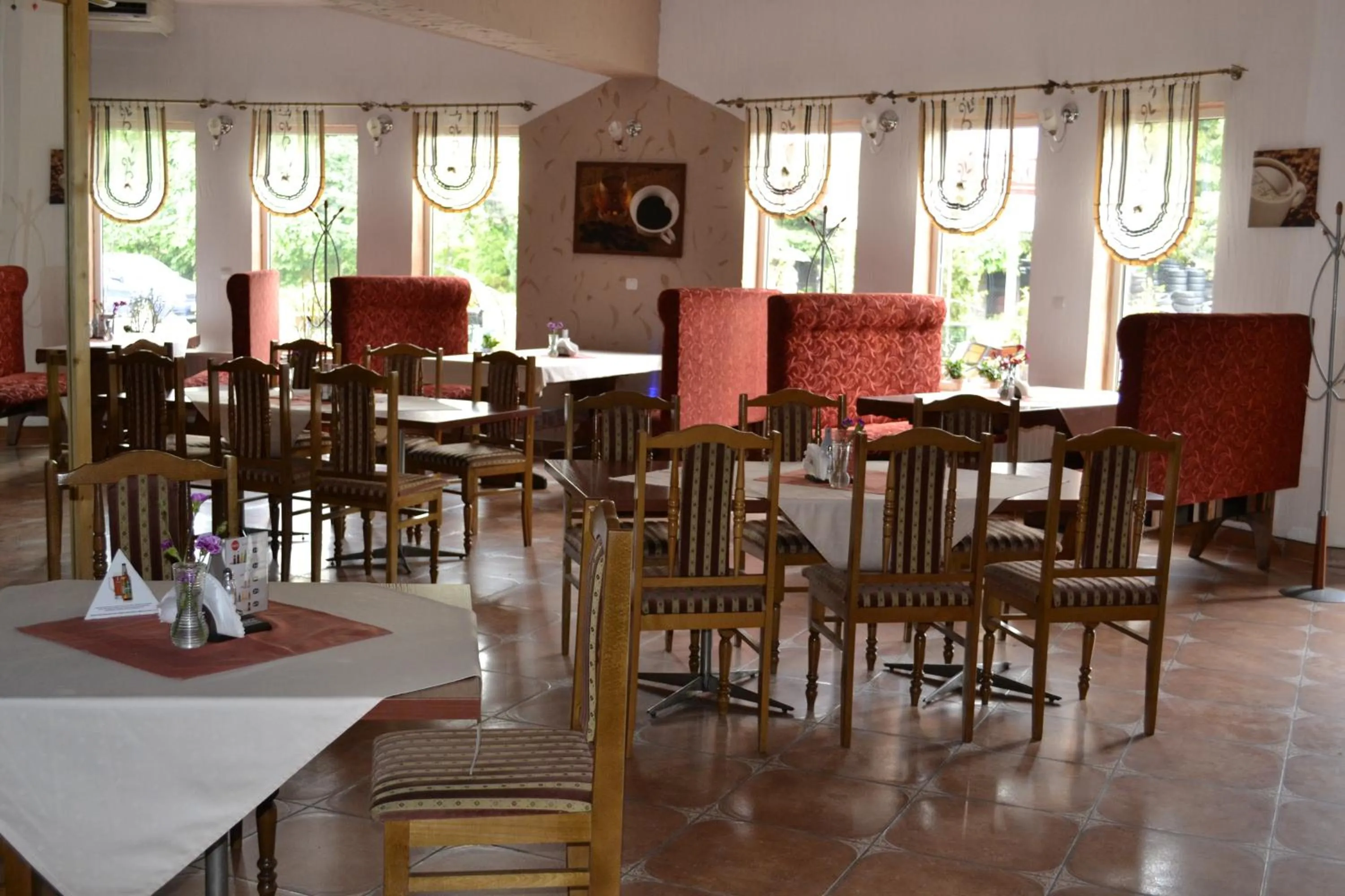 Restaurant/places to eat in Zajazd Maxim