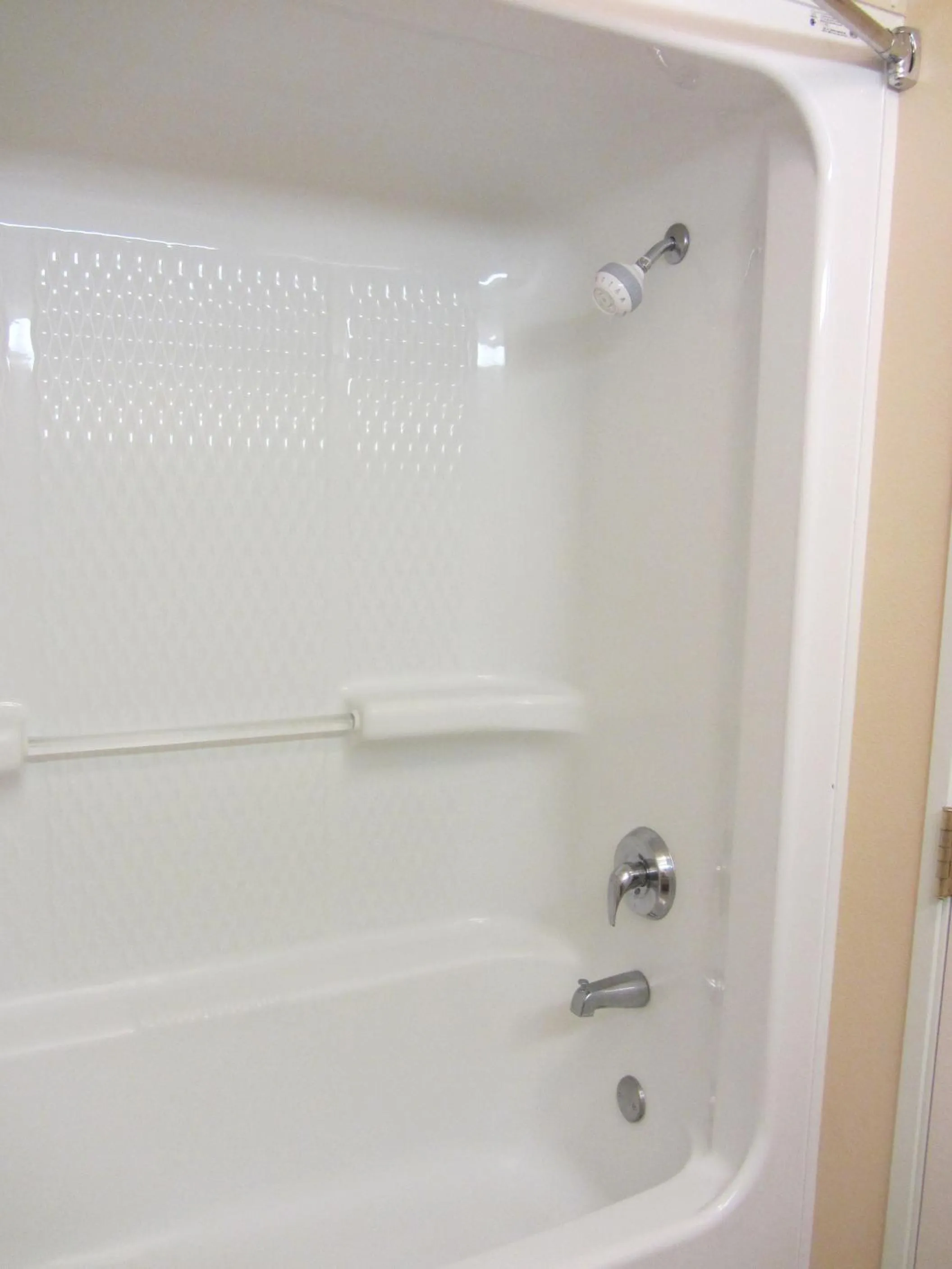 Shower in Country Inn & Suites by Radisson, Amarillo I-40 West, TX