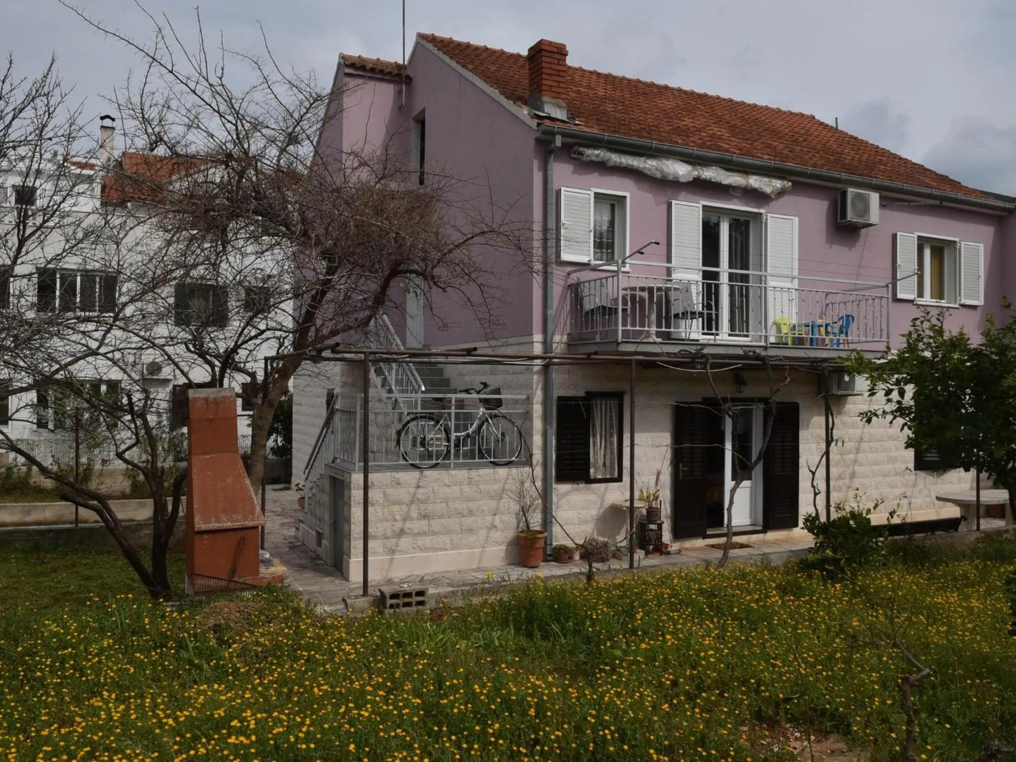 Property building in Apartment Manigo