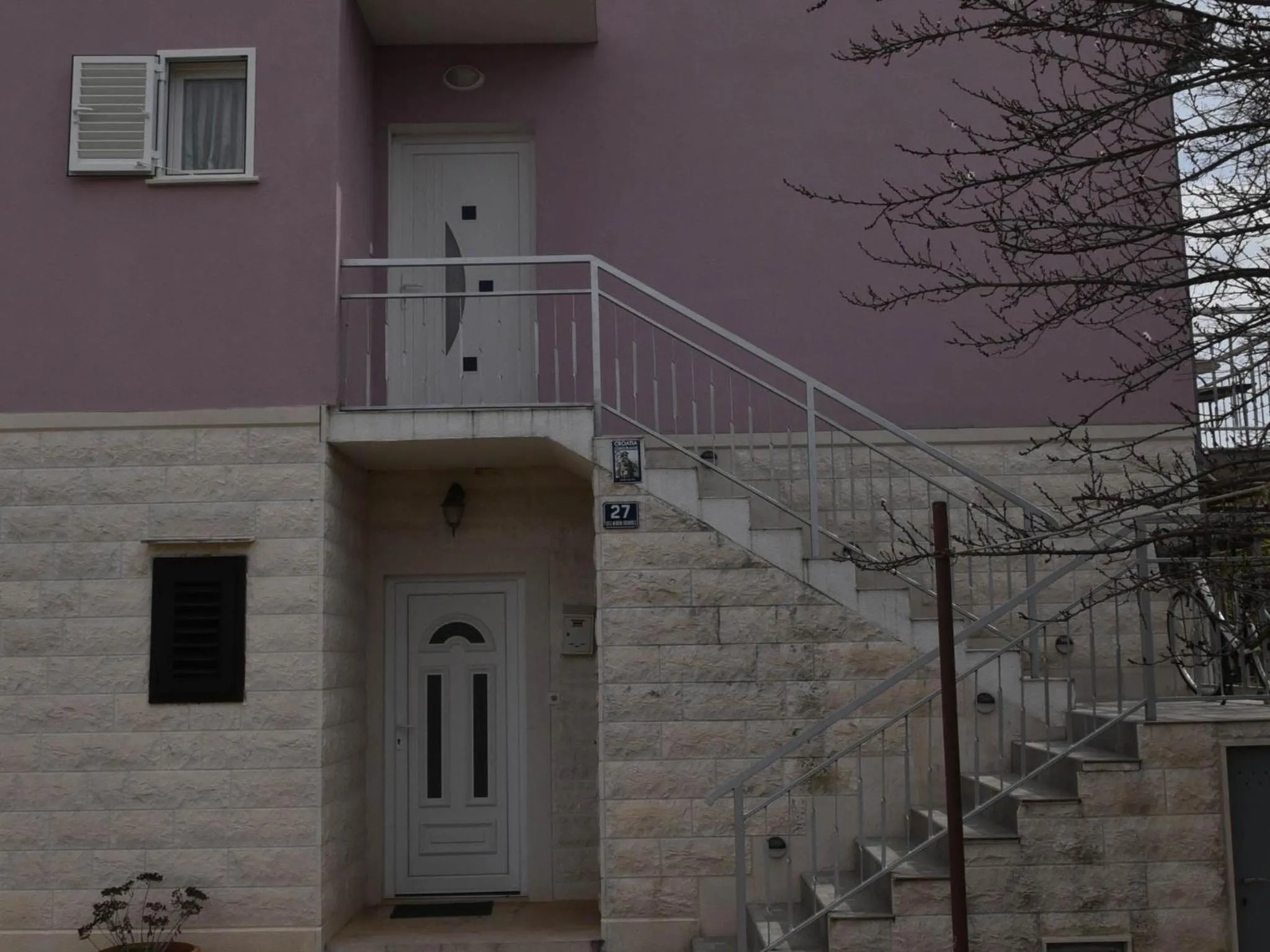 Property building in Apartment Manigo