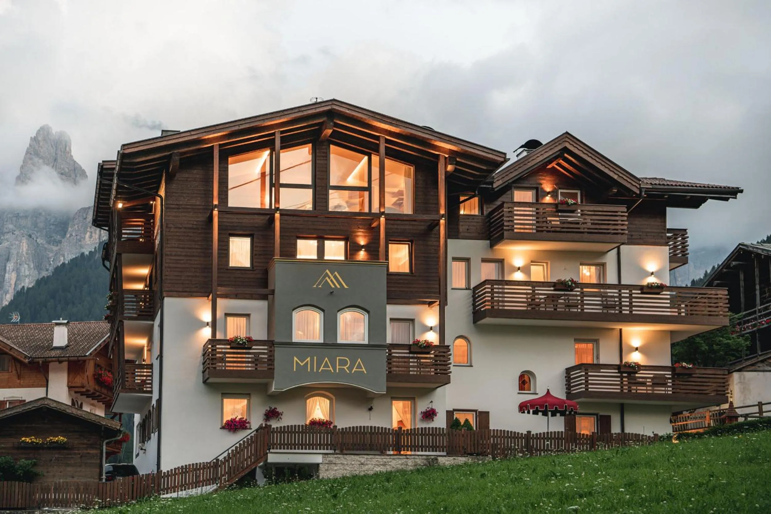Garni Hotel Miara - Your Dolomites Home