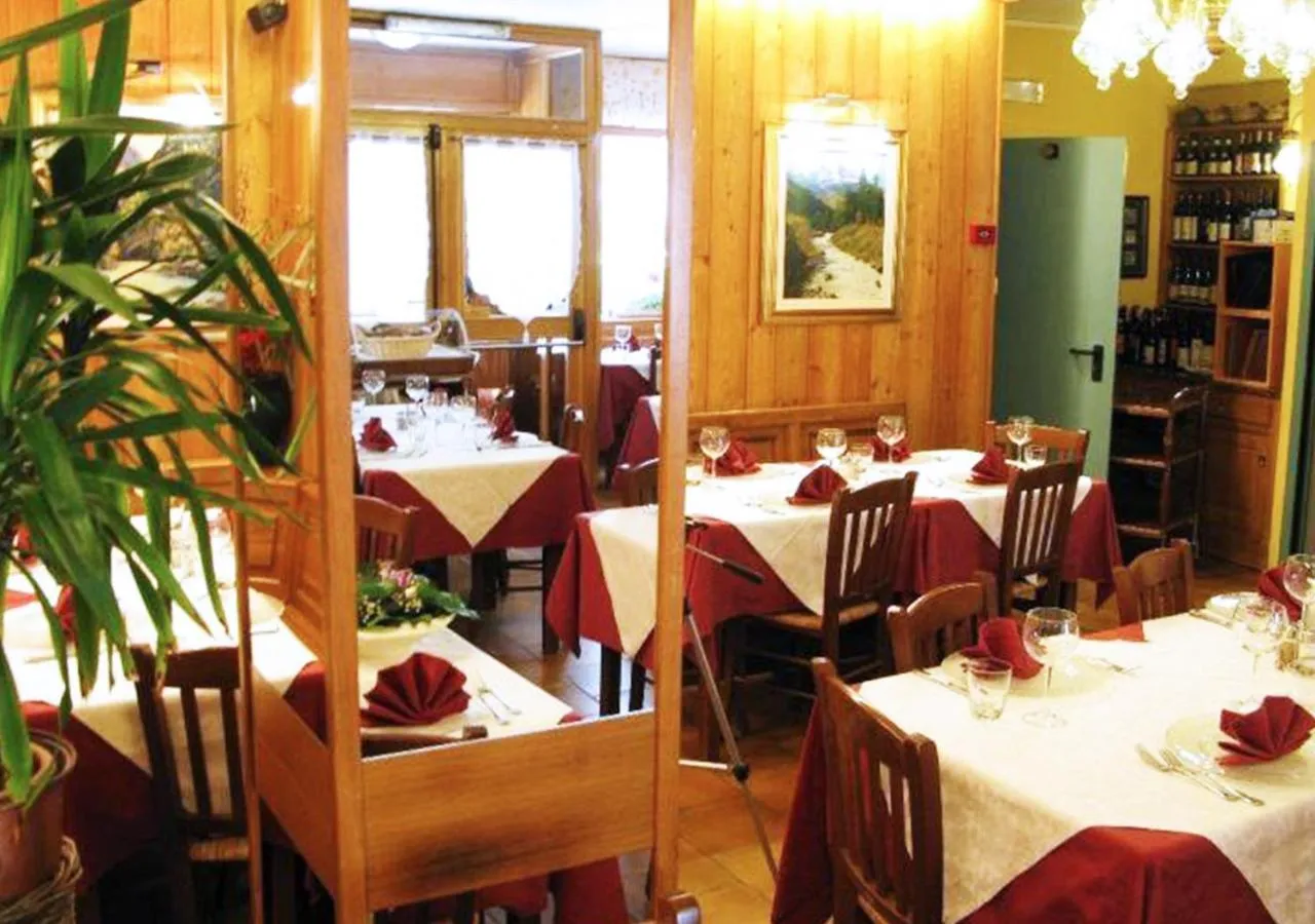Restaurant/places to eat in Hotel Bucaneve