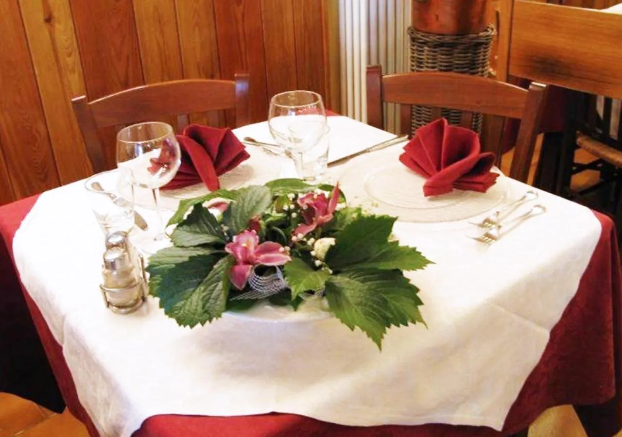 Restaurant/places to eat in Hotel Bucaneve