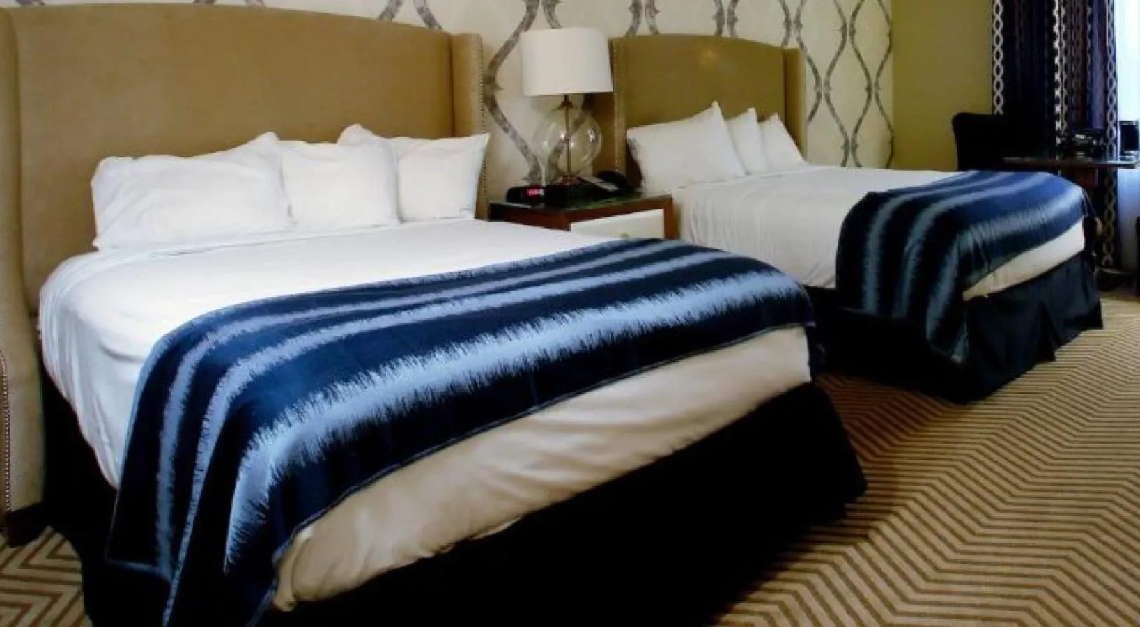 Bathroom, Bed in Harrah's Kansas City, A Caesars Destination