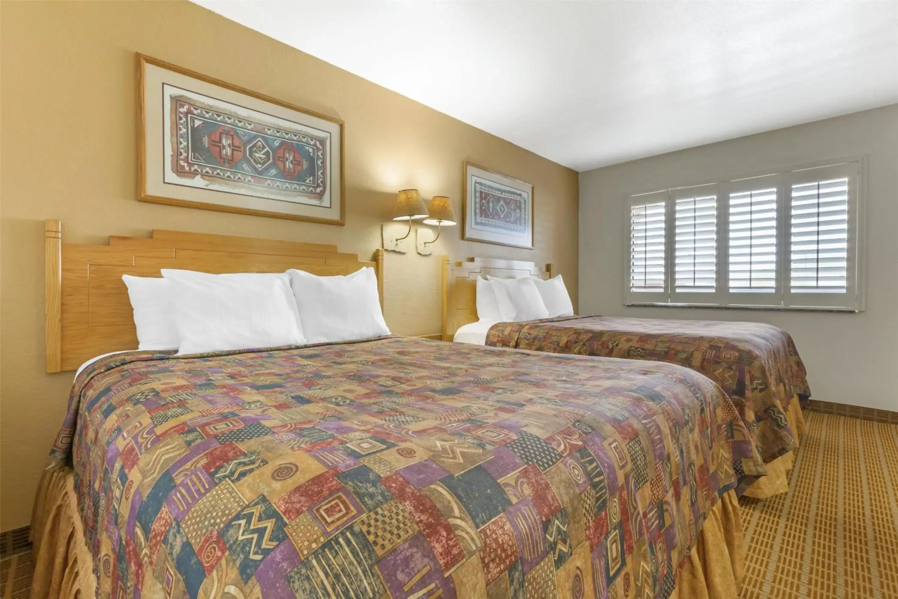 Queen Suite with Two Queen Beds in Best Western Gold Canyon Inn & Suites Queen Suite with Two Queen Beds in Best Western Gold Canyon Inn & Suites