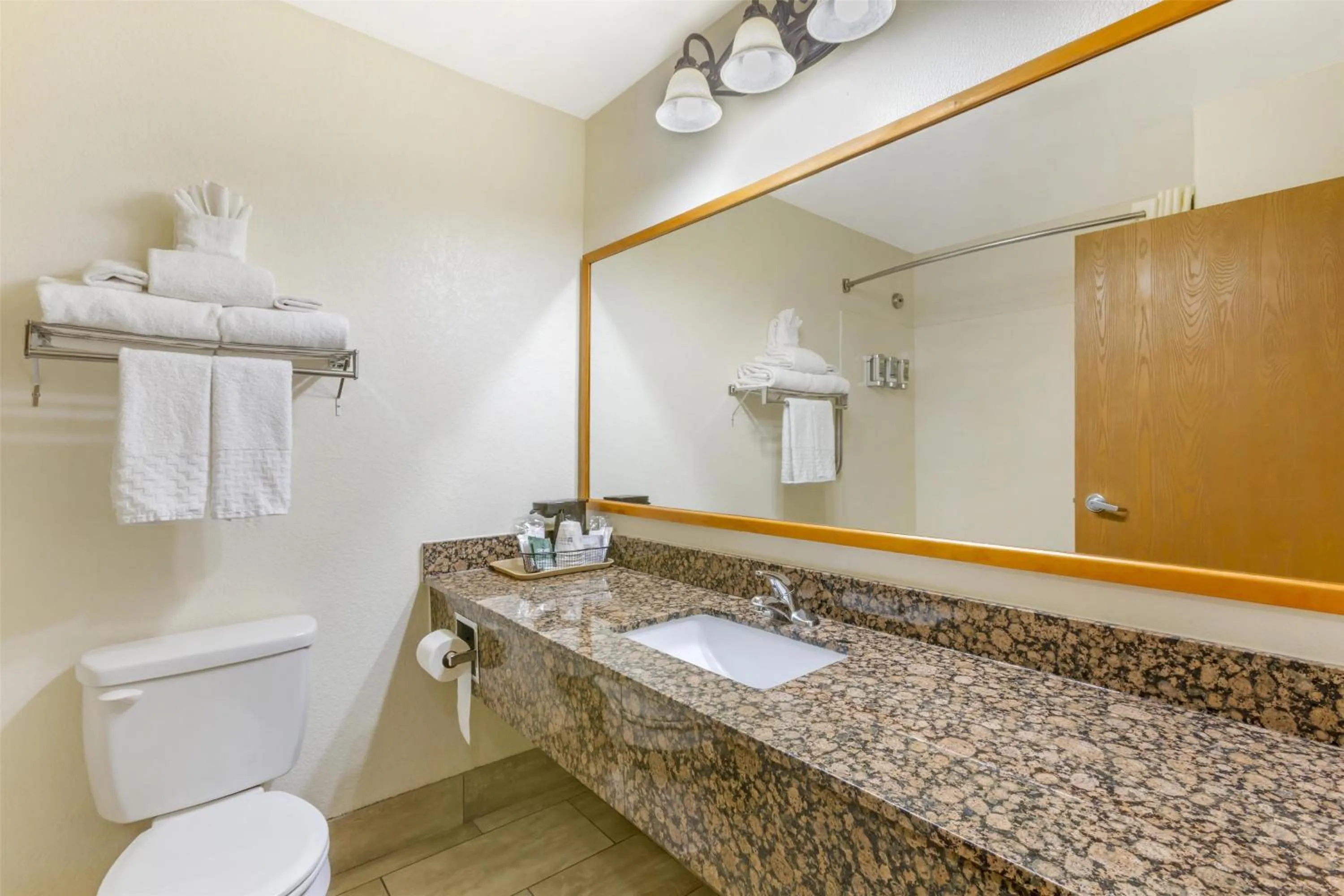Bathroom in Best Western Gold Canyon Inn & Suites