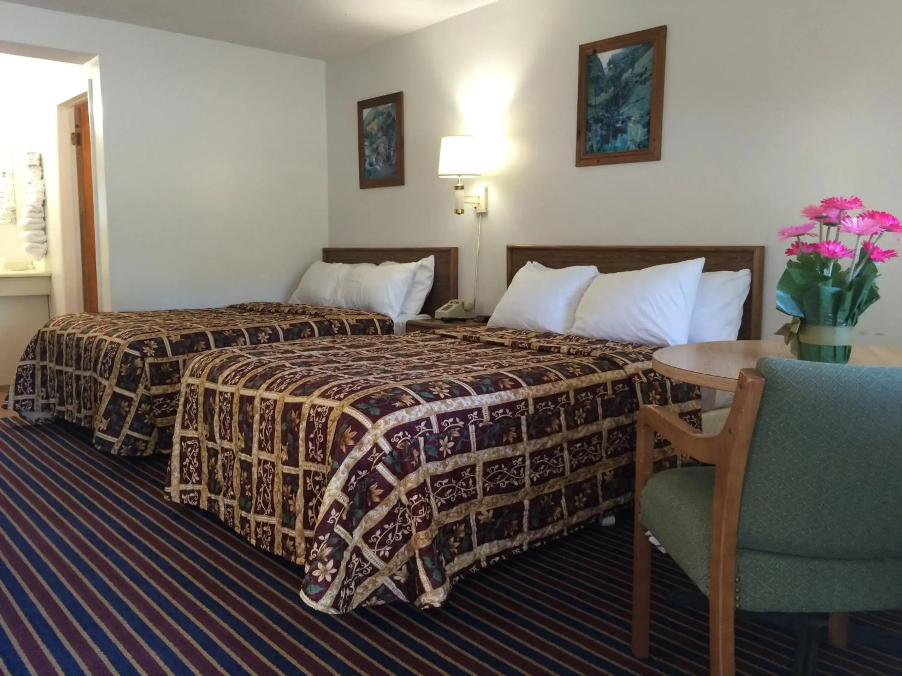 Day, Bed in Port Lodge Motel Day, Bed in Port Lodge Motel