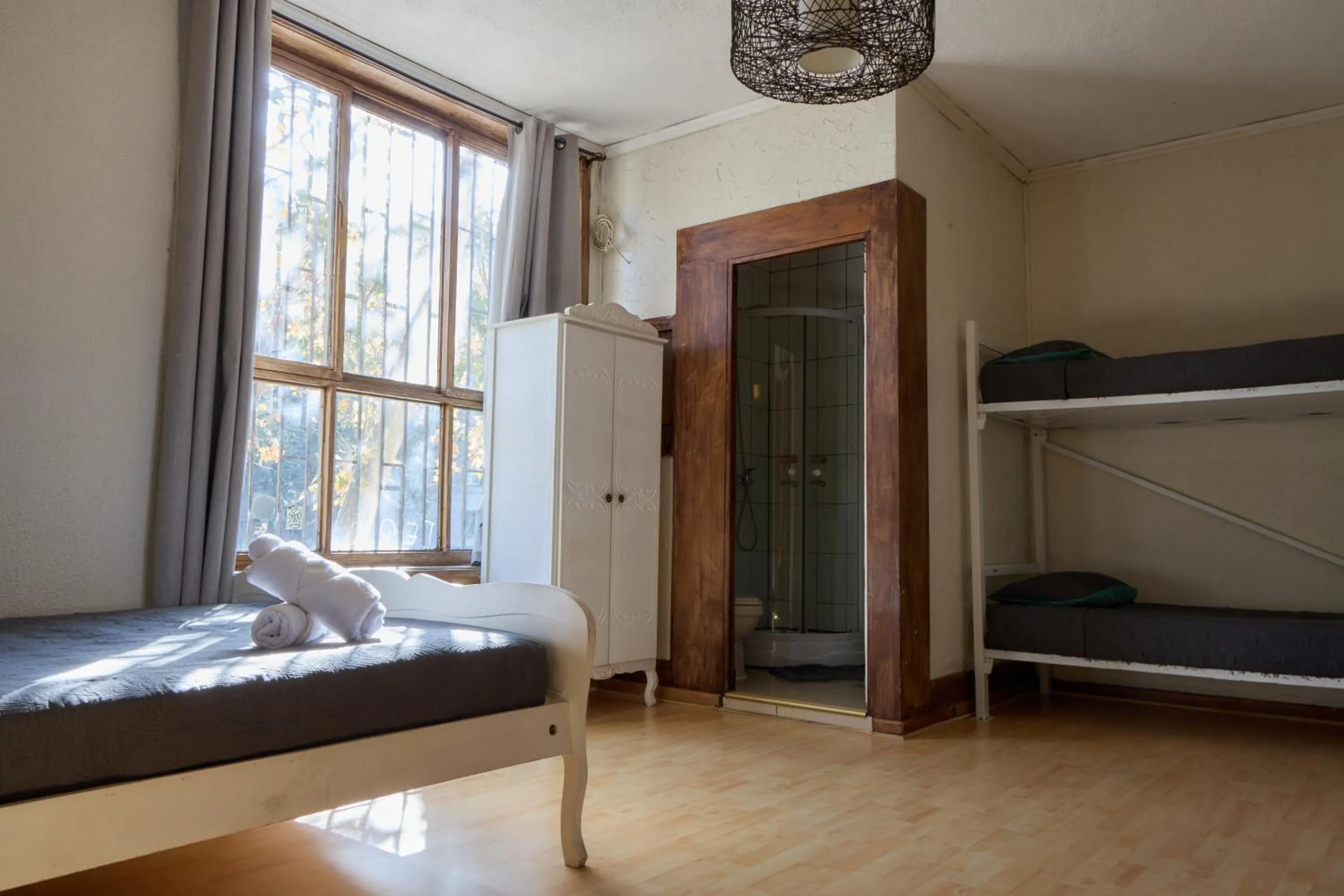 Bathroom, Bed in Hostal Providencia