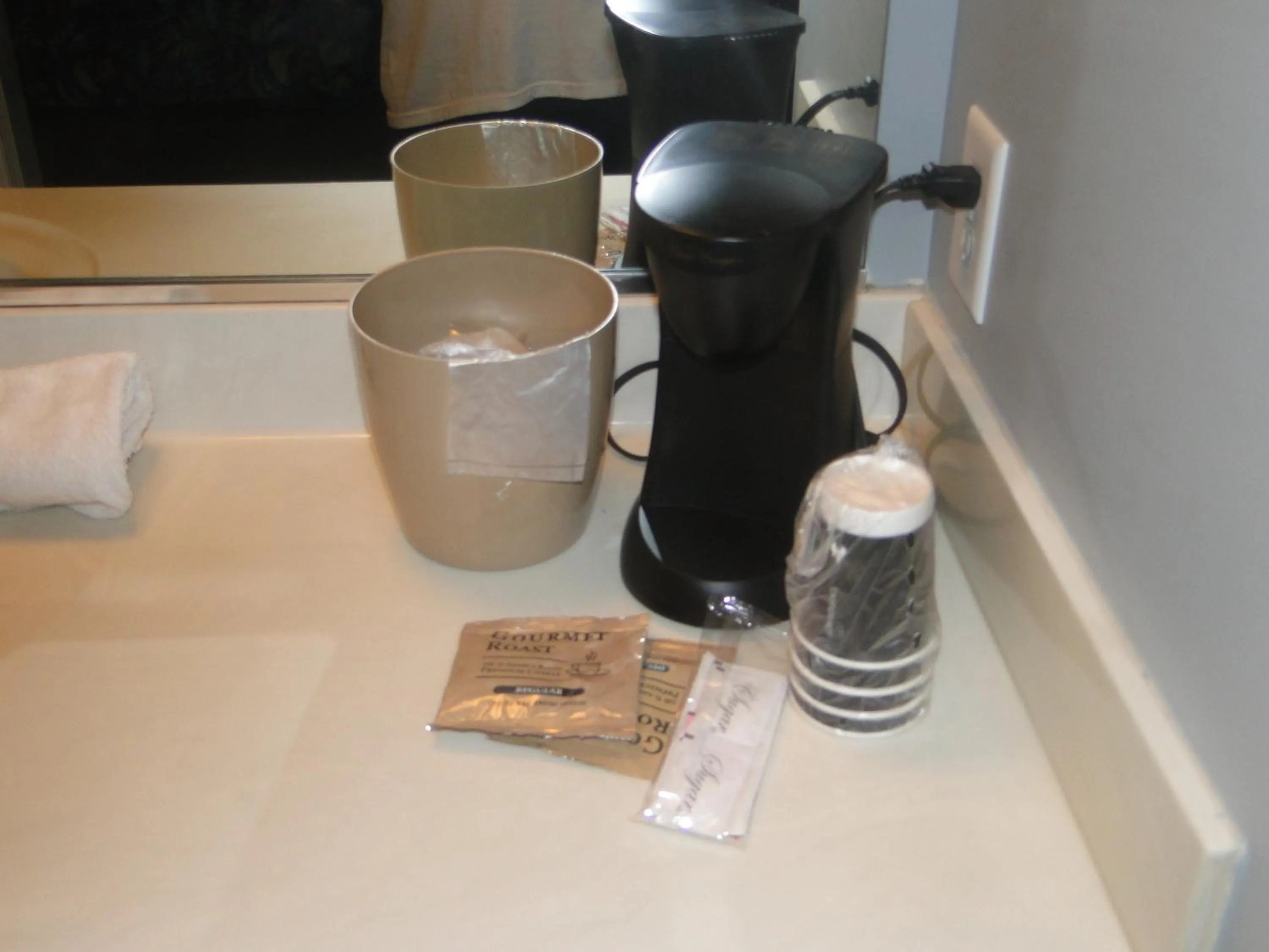 Coffee/tea facilities in Sea Esta Motel II