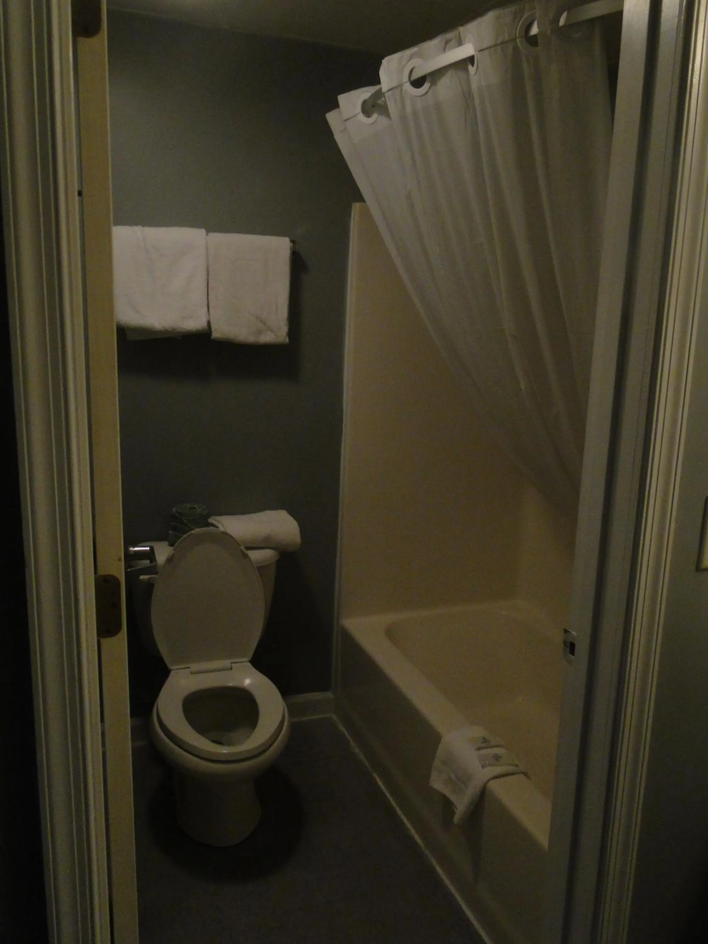 Bathroom in Sea Esta Motel II