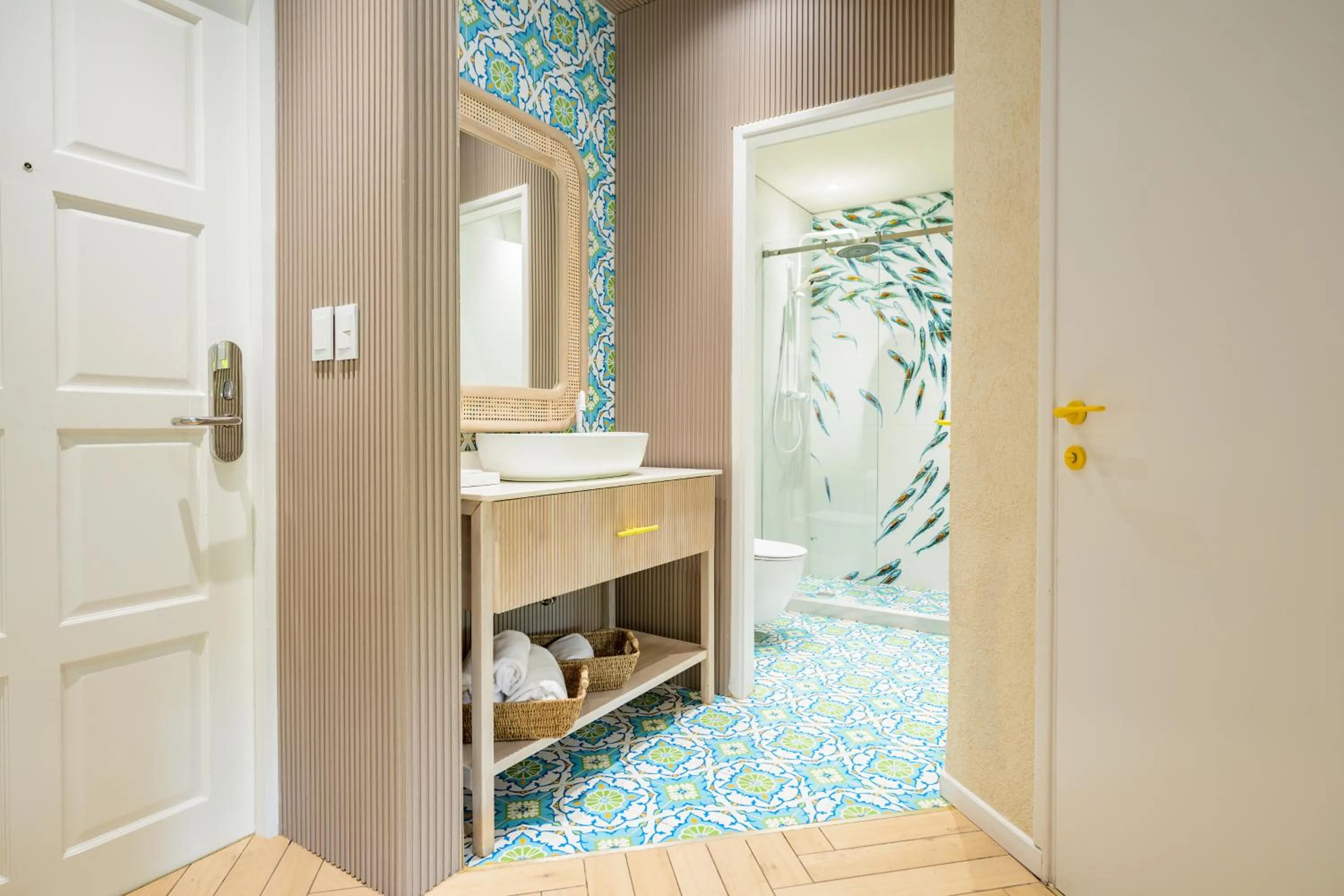 Trupial Hotel & Casino