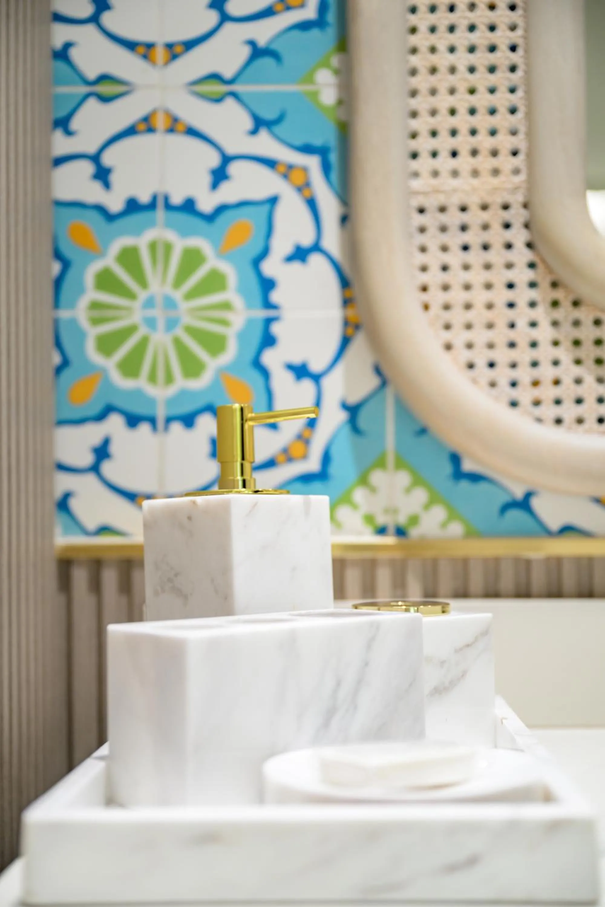 Trupial Hotel & Casino