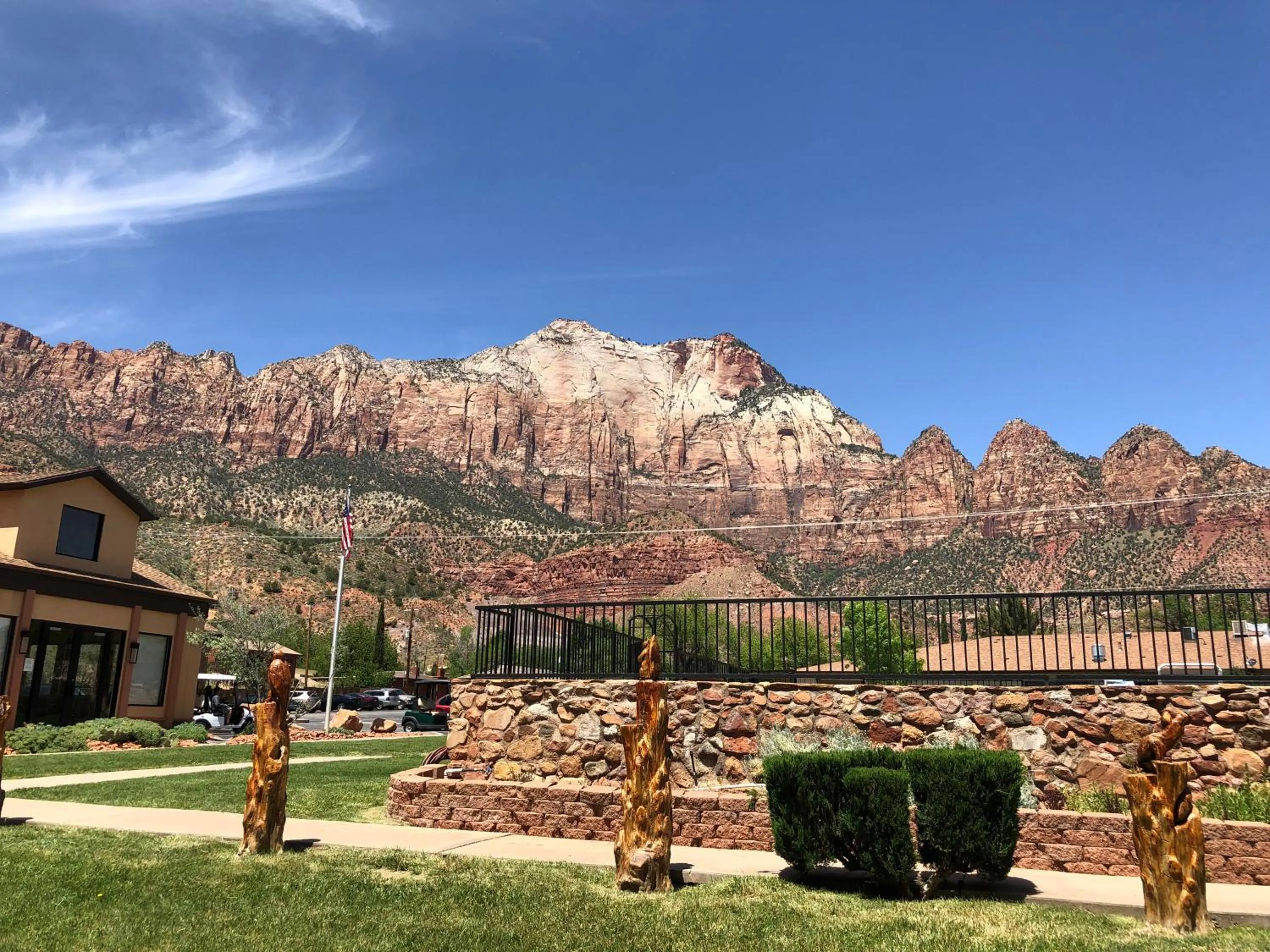 Mountain view in Bumbleberry Inn