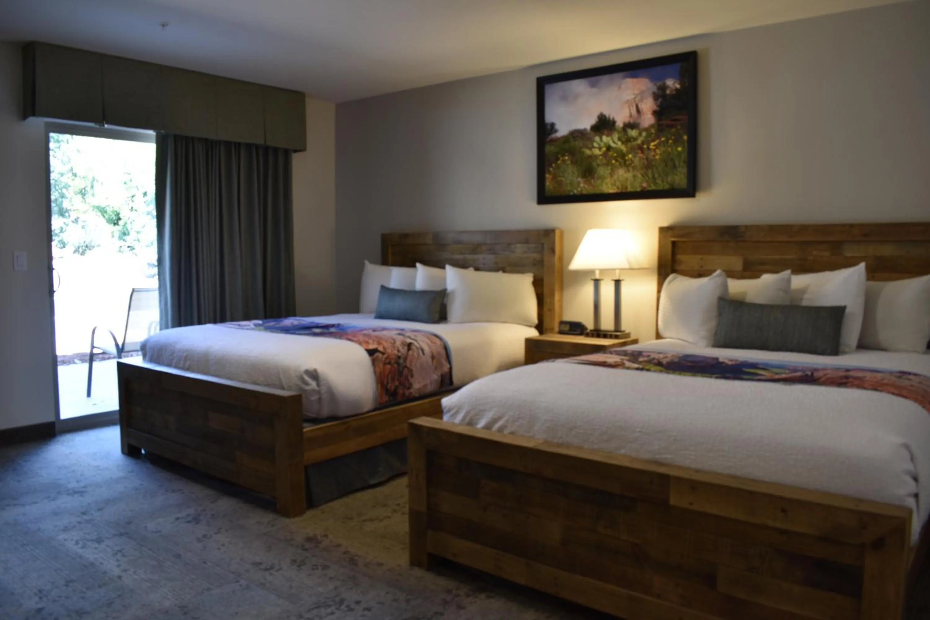 Bedroom, Bed in Bumbleberry Inn