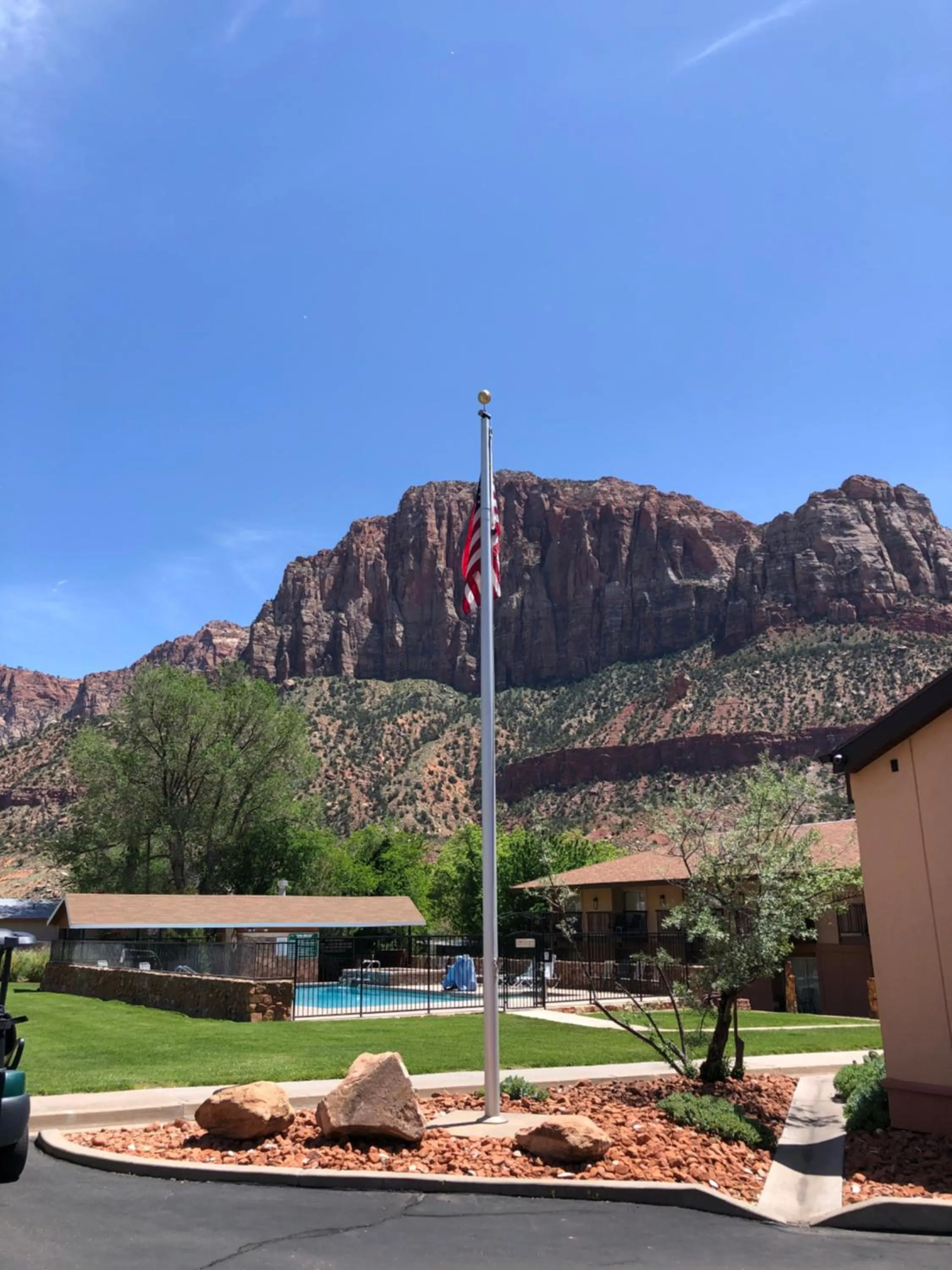 Mountain view in Bumbleberry Inn