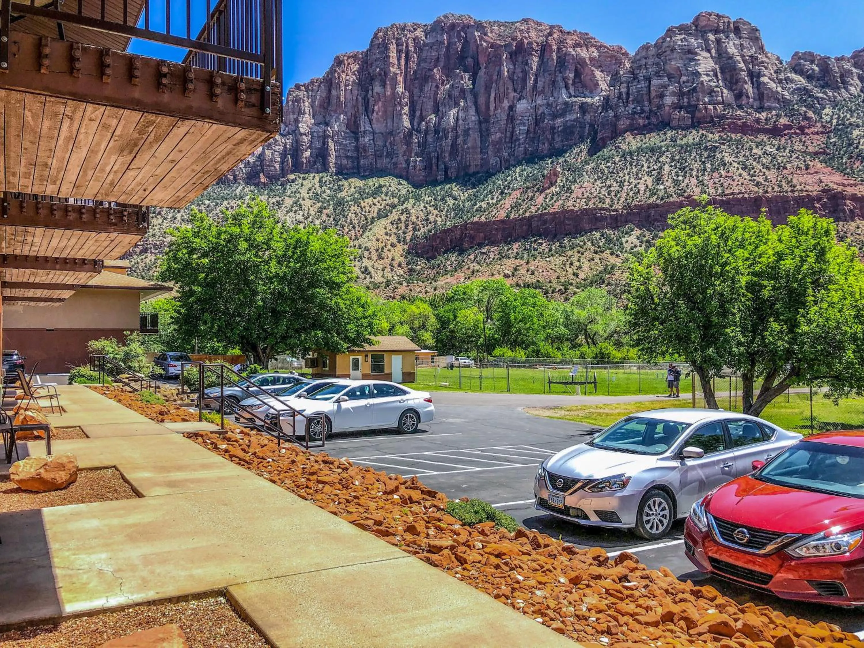 Mountain view in Bumbleberry Inn