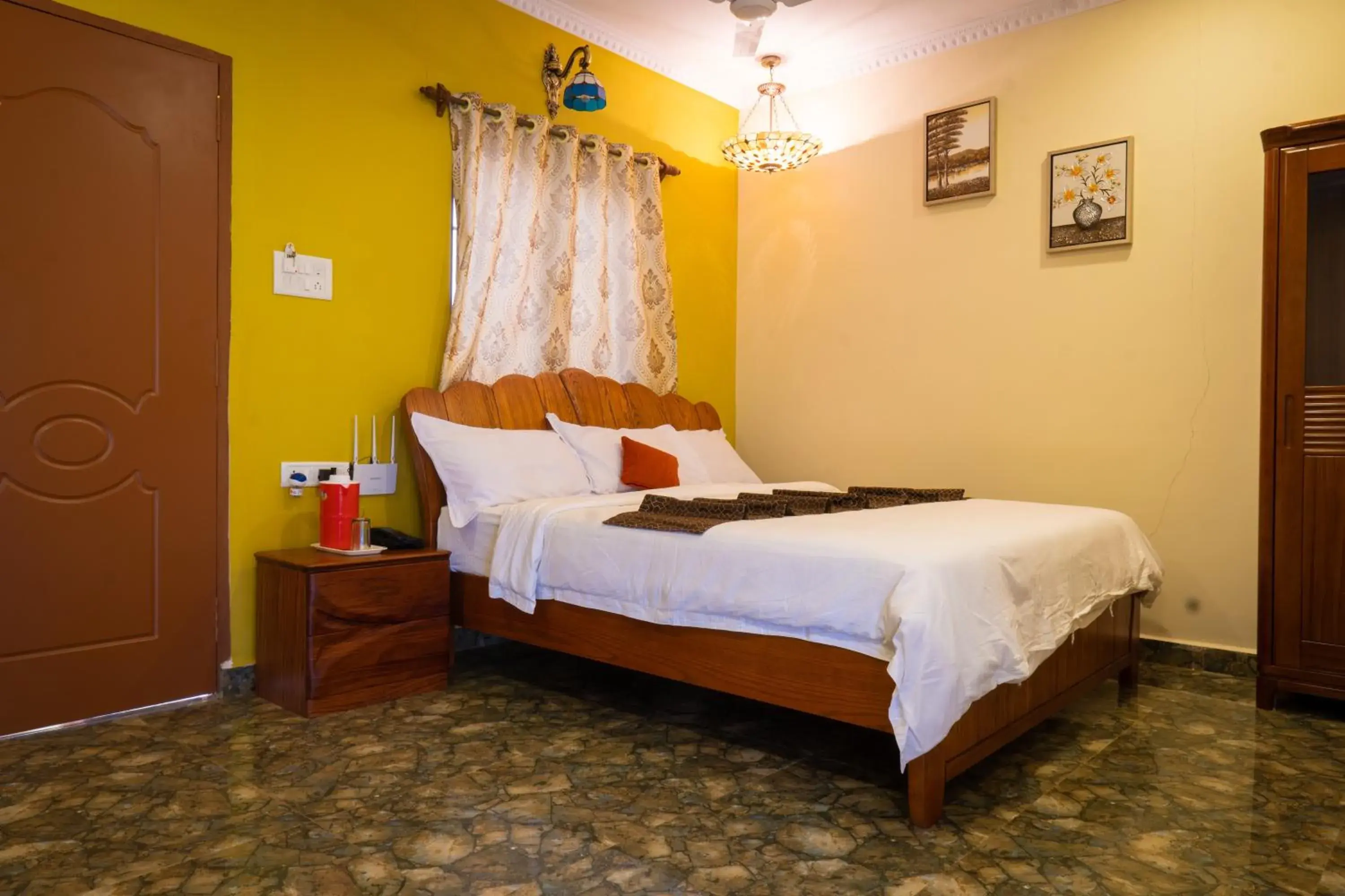 Photo of the whole room, Bed in Alcove Resort Vagator Photo of the whole room, Bed in Alcove Resort Vagator